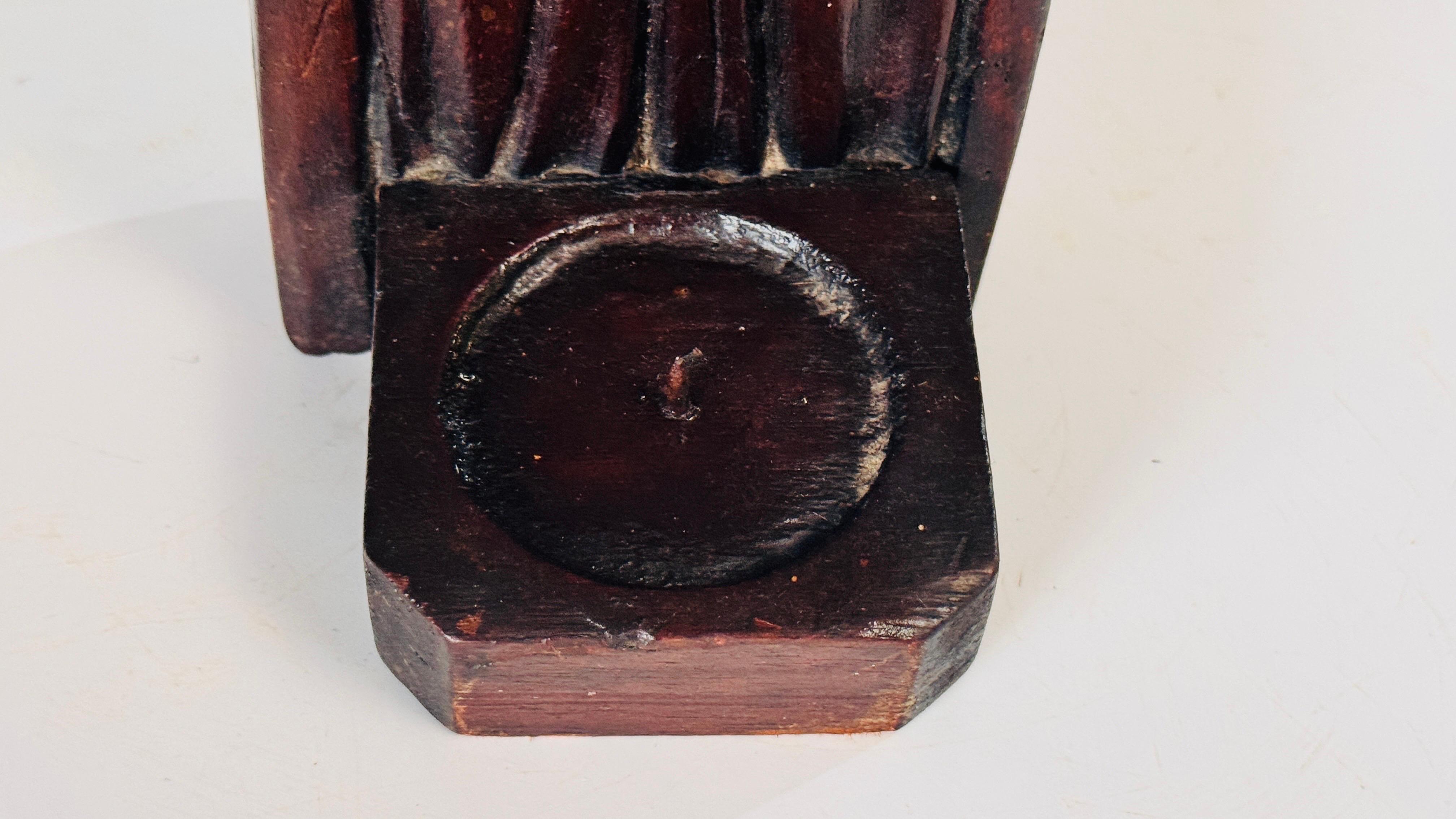 Scultura astratta portacandele in Wood Francia del XIX secolo in vendita 1