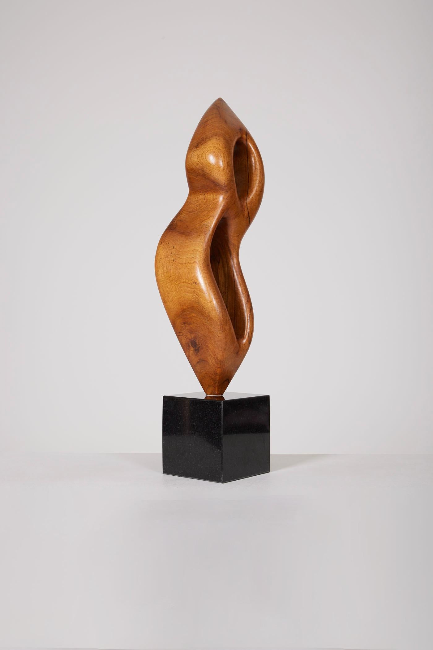 20ième siècle  Sculpture abstraite en bois en vente