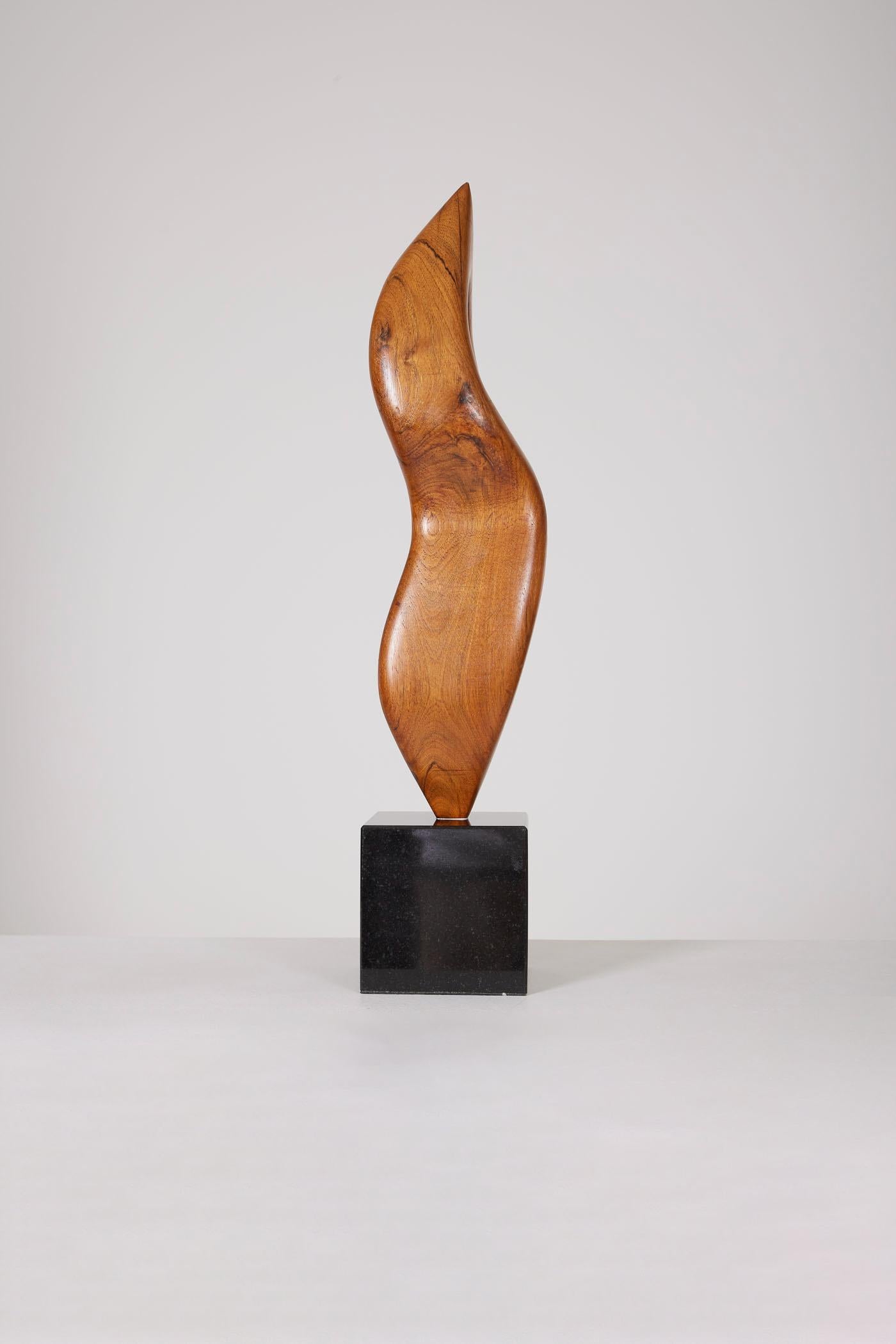  Sculpture abstraite en bois en vente 2