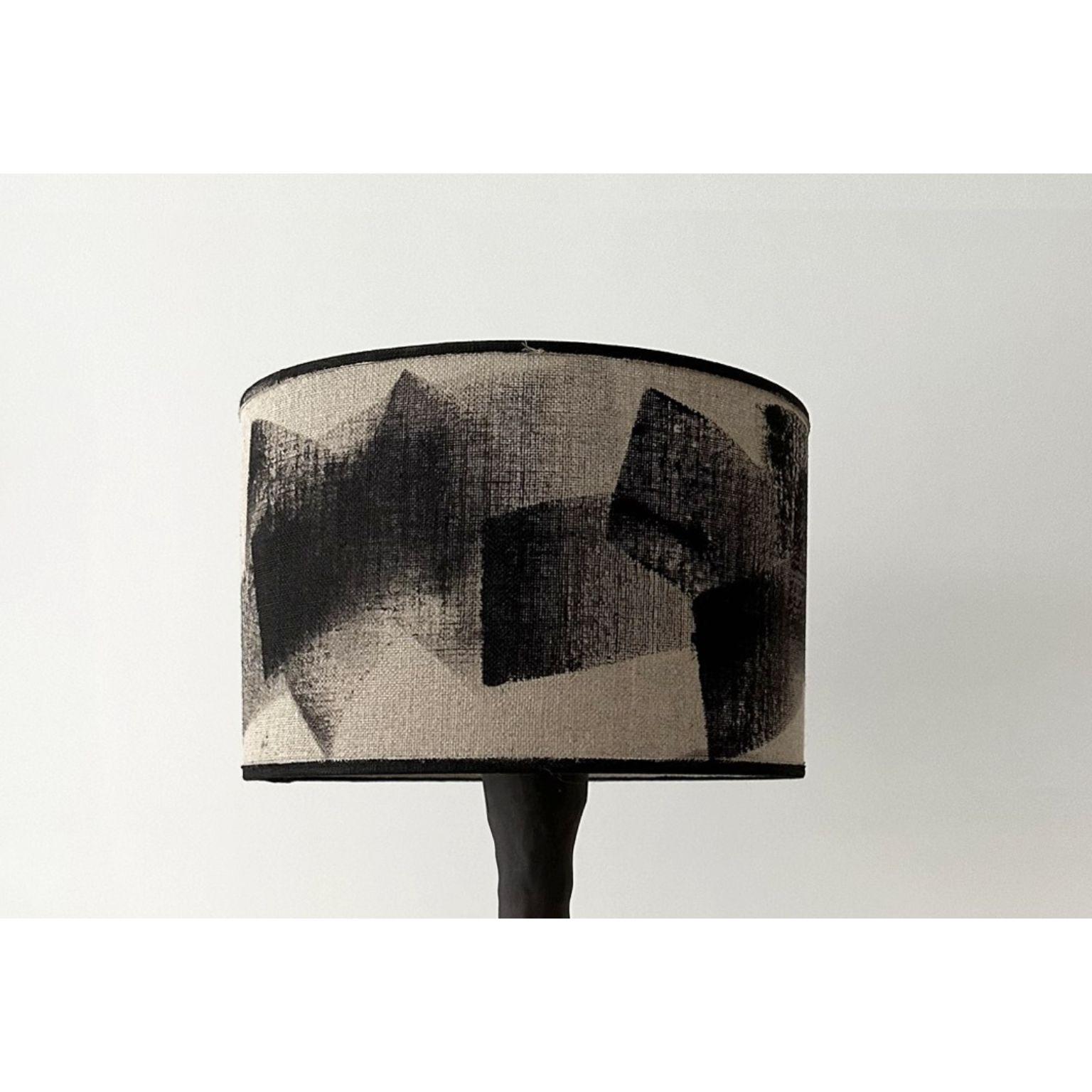 Abstrakte Holz-Tischlampe von Atelier Monochrome (Sonstiges) im Angebot