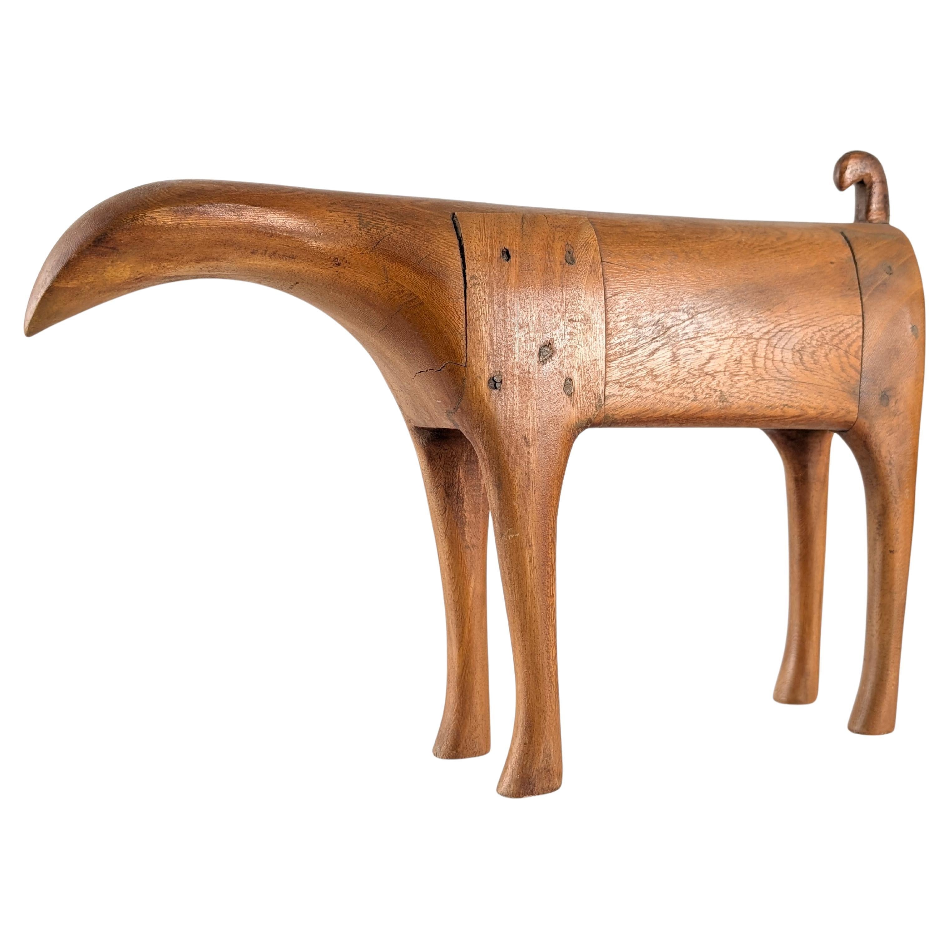 Abstrakte Tierskulptur aus Holz, skandinavisches Mid-Century Design im Angebot