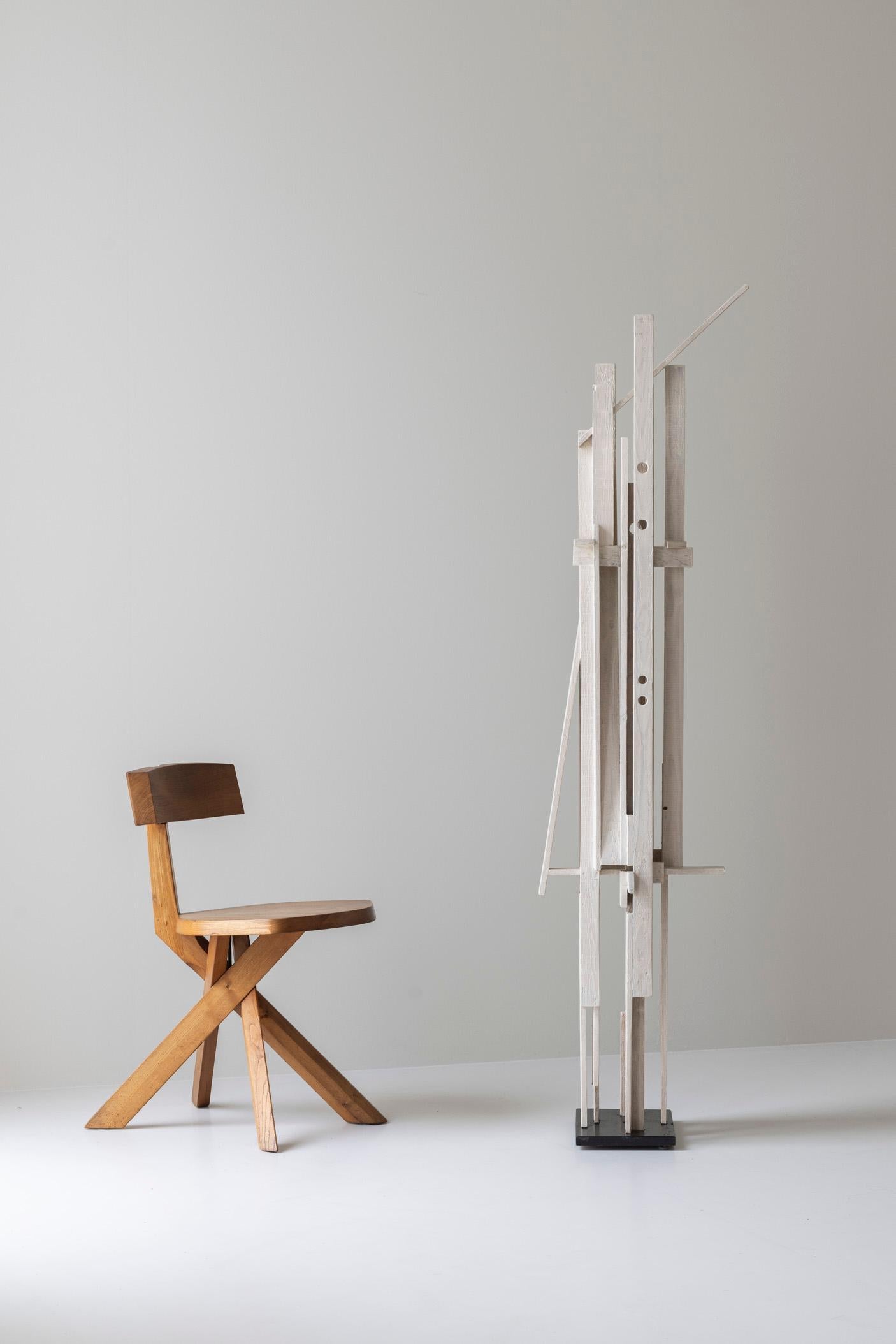 Mid-Century Modern Abstract wooden sculpture by R. Ditmarch, The Netherlands 1970s. For Sale