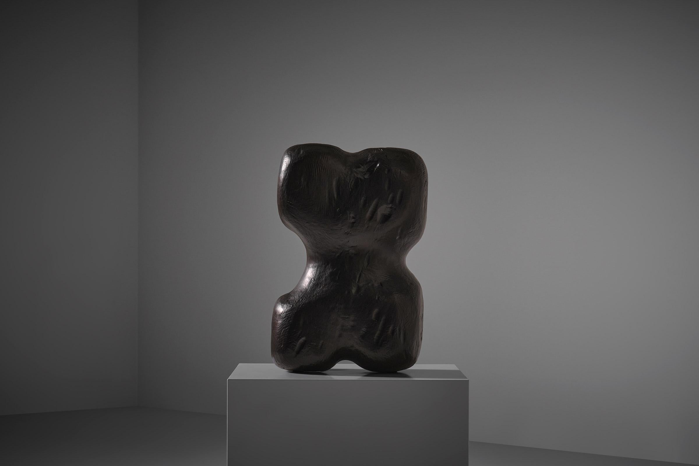 Scultura astratta in legno 