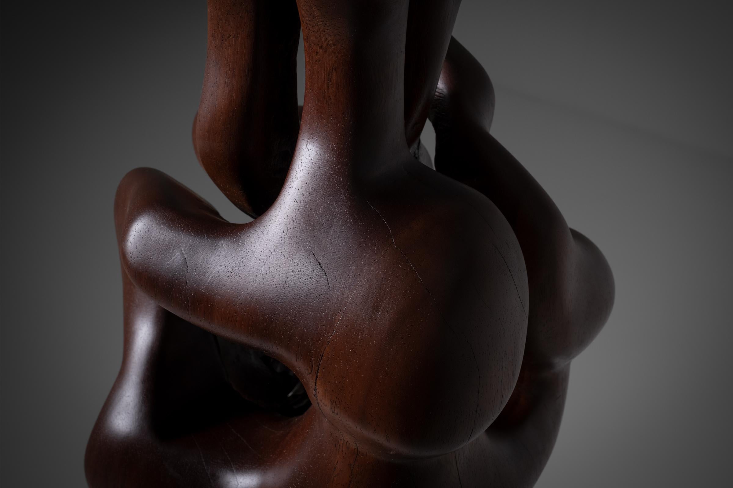 Abstract wooden totem sculpture by R. van ’t Zelfde, 1970s In Good Condition In Rotterdam, ZH