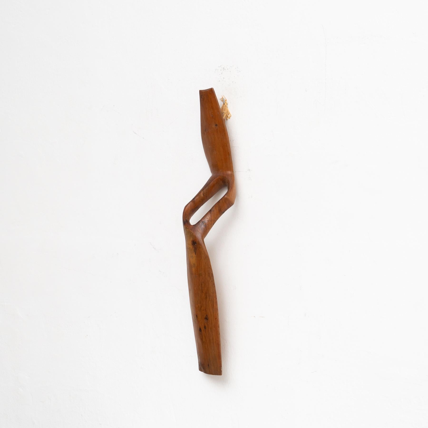 Mid-Century Modern Abstract Wooden Wall Sculpture – Unique Artistic Design For Sale