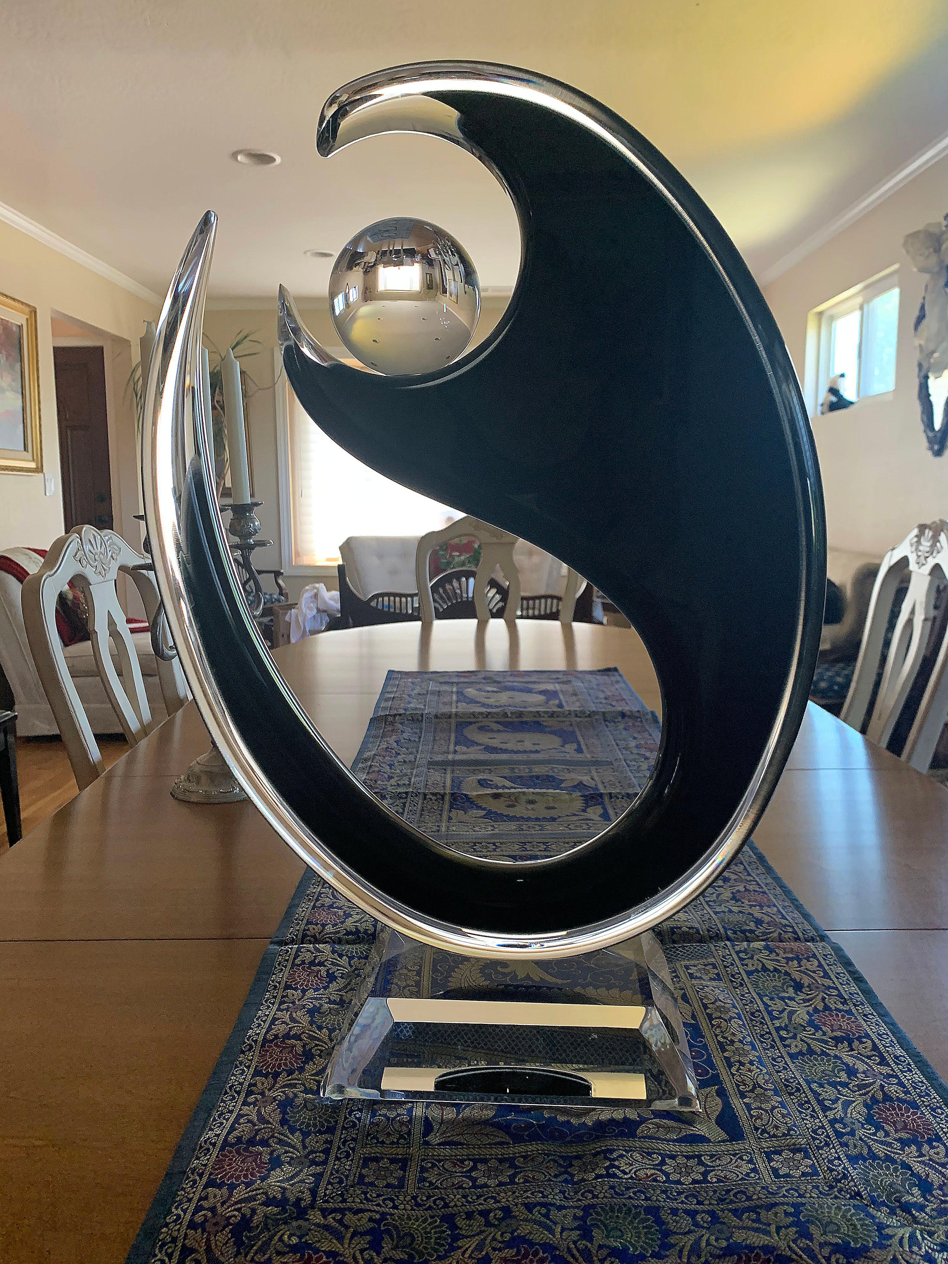 Abstract 'Yin Yang