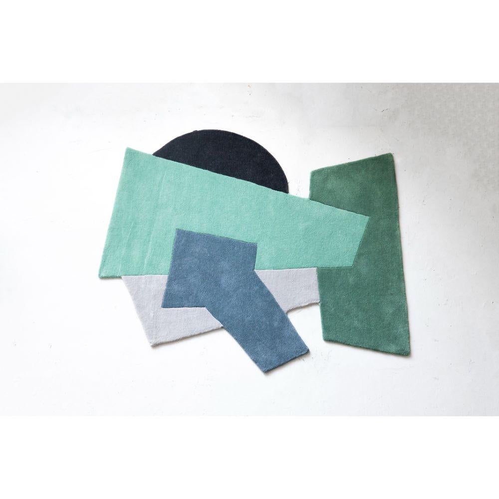 Tappeto Abstraction 02 di Spinzi
Dimensioni: 145 x 175 cm
Materiali: Lana (Tappeto artistico, trapuntato a mano, lana e viscosa).

Creati sul Lago di Como, patria di ricordi e ispirazione, i tappeti rendono un omaggio personale e familiare al