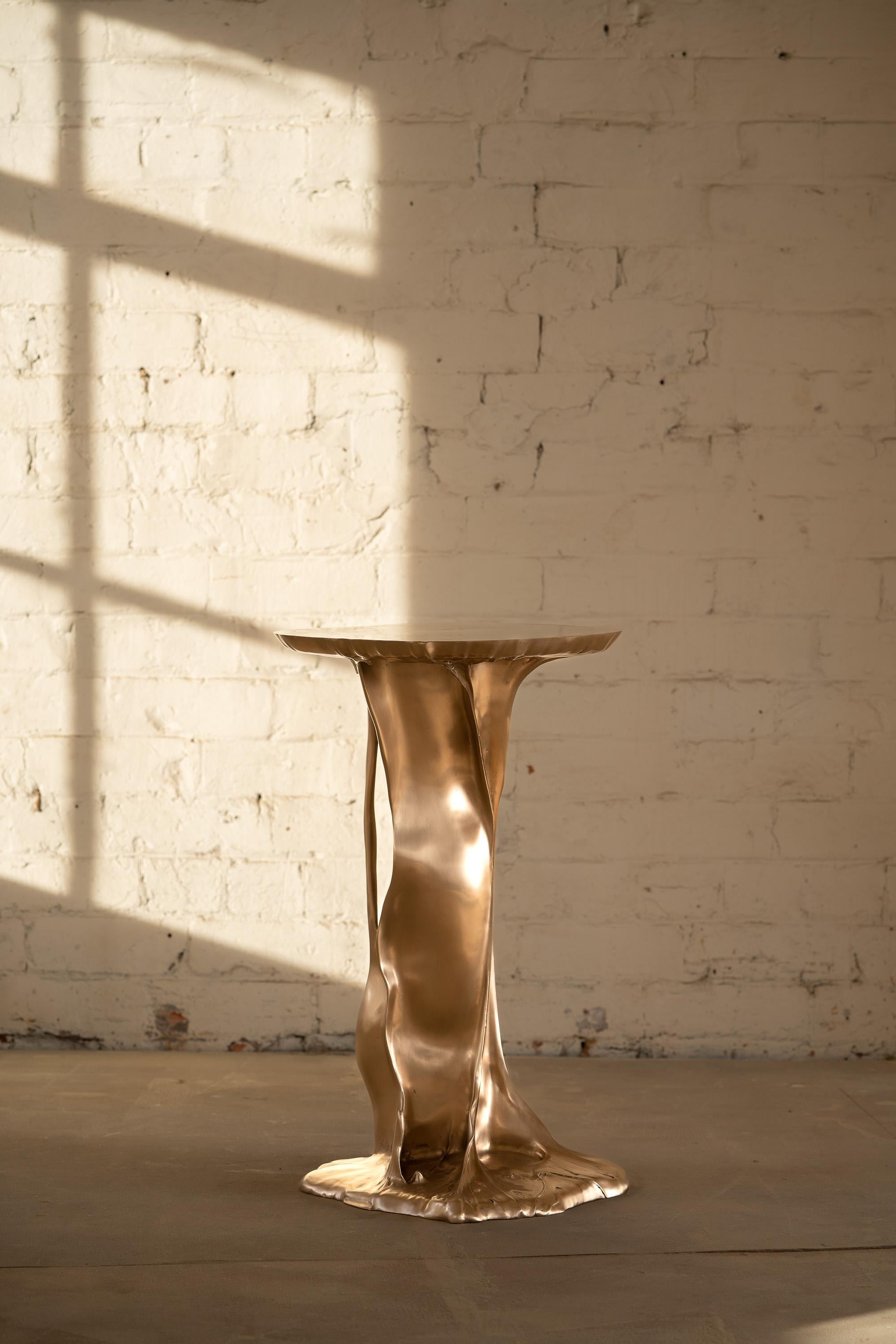 Postmoderne Table d'appoint Abstraction II par Kris Lamba Studio en vente
