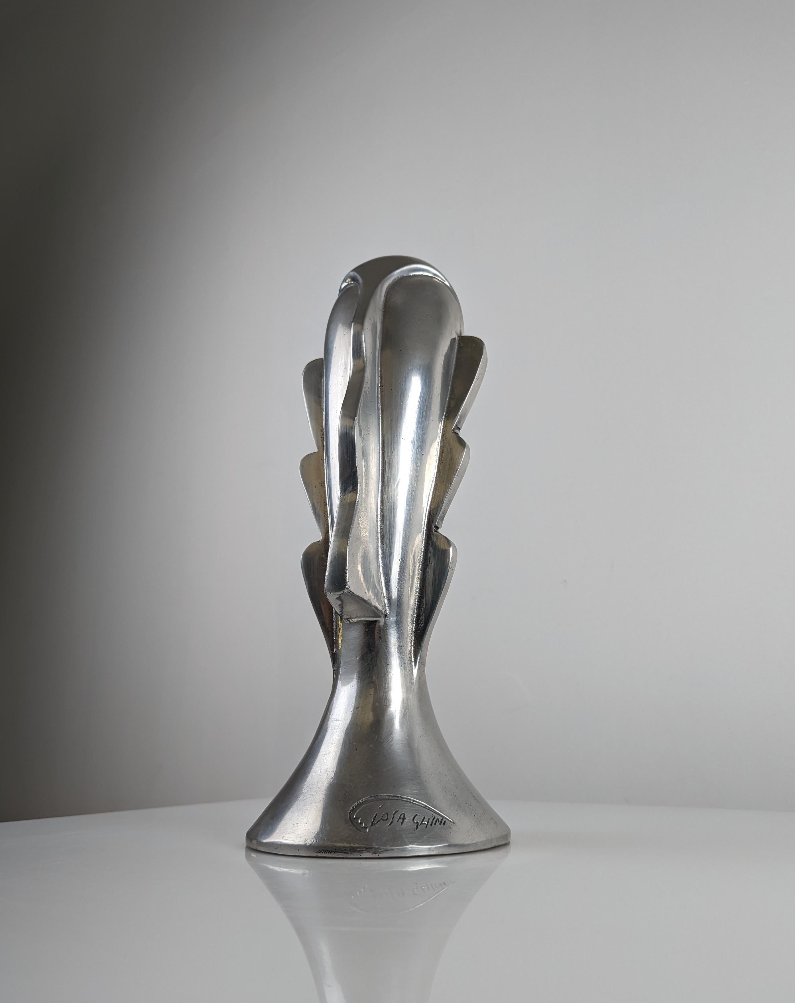 Spectacular abstract head sculpture in aluminum by the great architect and designer Massimo Iosa Ghini, pioneer and founder of the Bolidista Movement and belonging to the Memphis Group in the 80s, thanks to his designs of aerodynamic and organic
