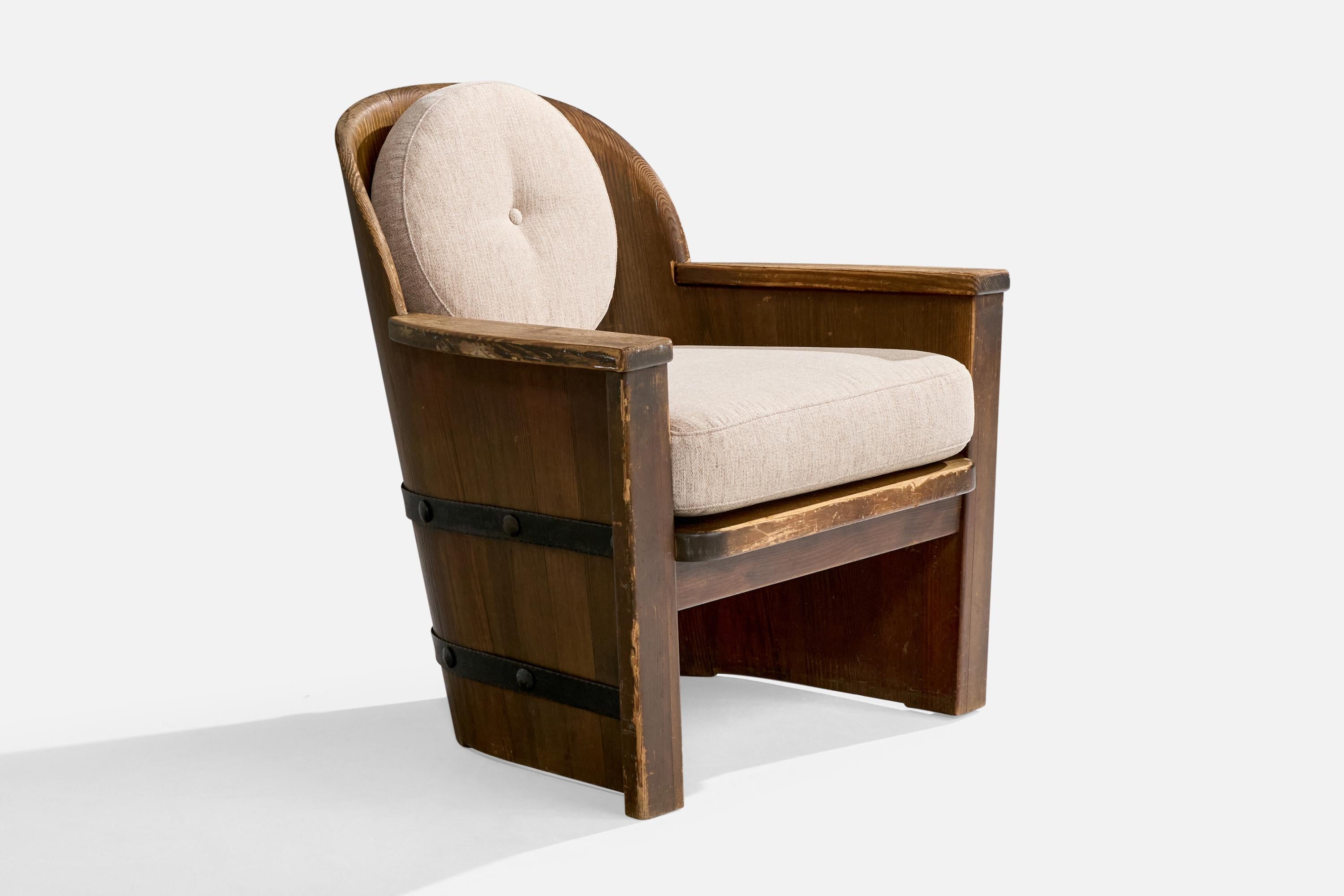 Åby Möbelfabrik, Chaises longues, pin, fer, tissu, Suède, années 1930 État moyen - En vente à High Point, NC