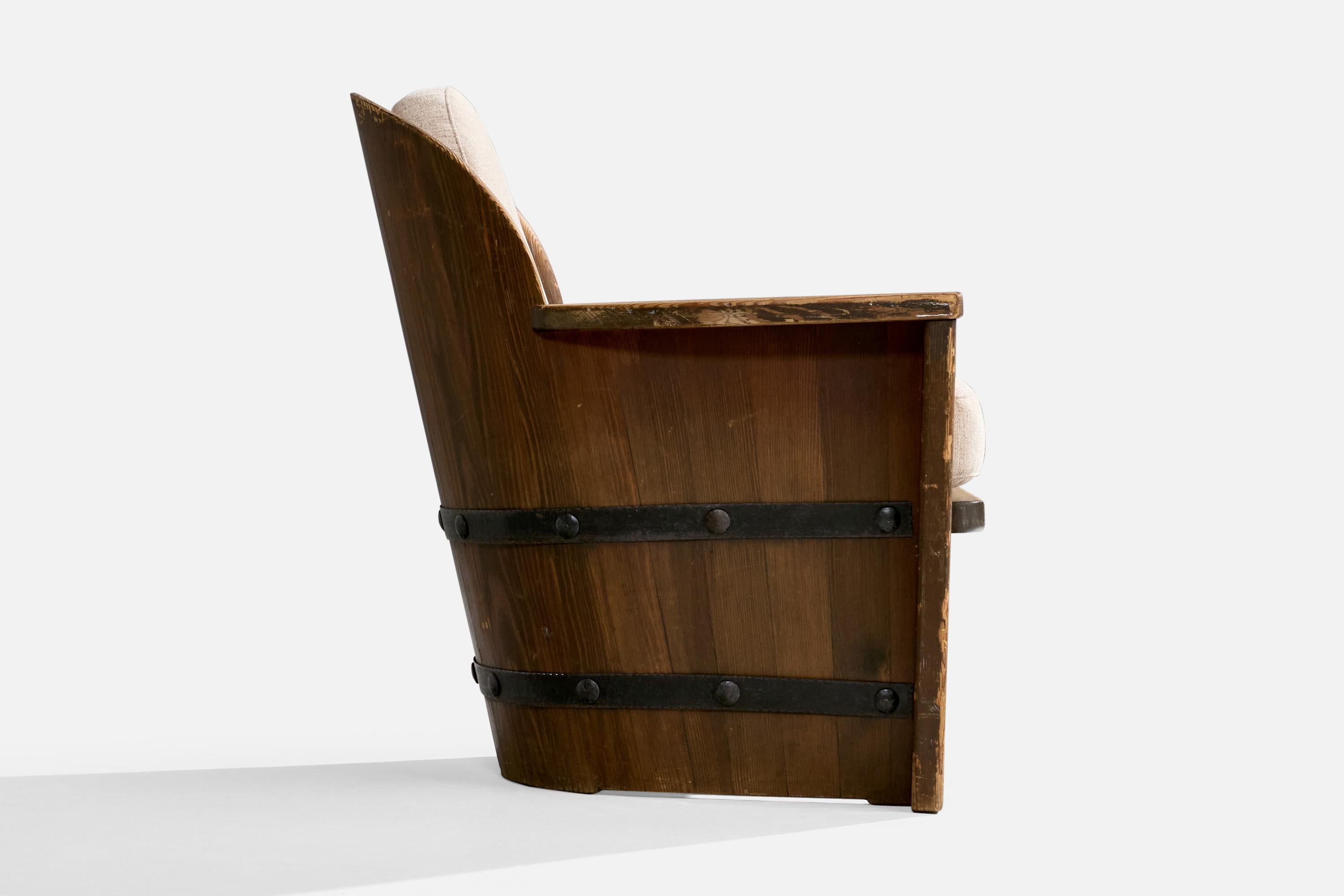 Tissu Åby Möbelfabrik, Chaises longues, pin, fer, tissu, Suède, années 1930 en vente