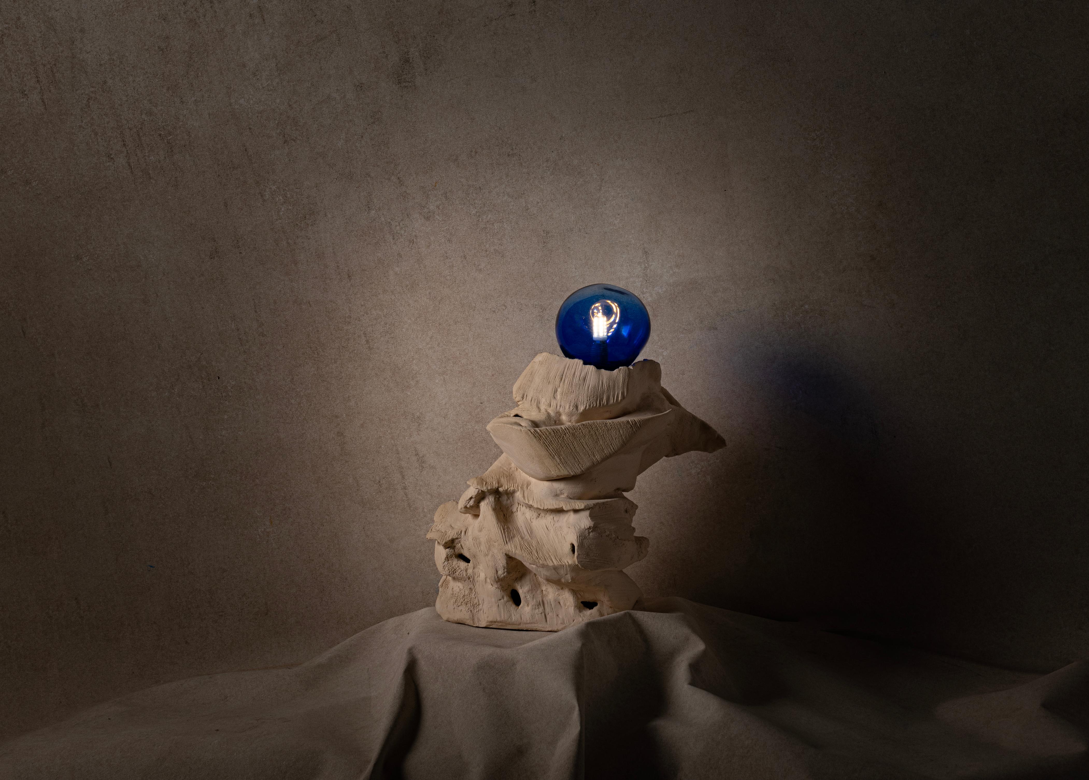 Postmoderne Lampe de bureau Abyss n° 34 de Ceren Gurkan en vente