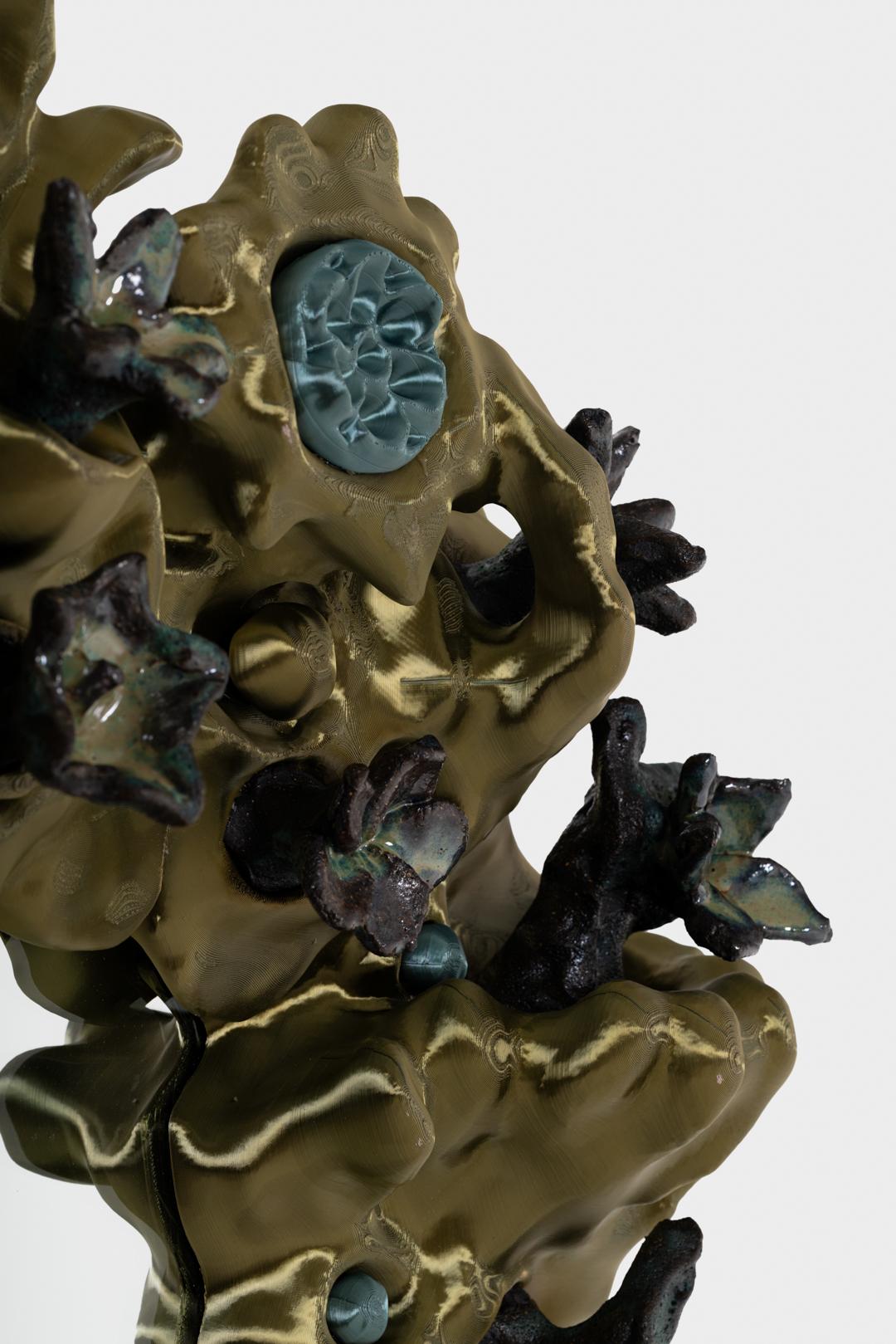 XXIe siècle et contemporain Miroir abyssal en filament PLA, argile noire, glaçure par Natalia Triantafylli en vente