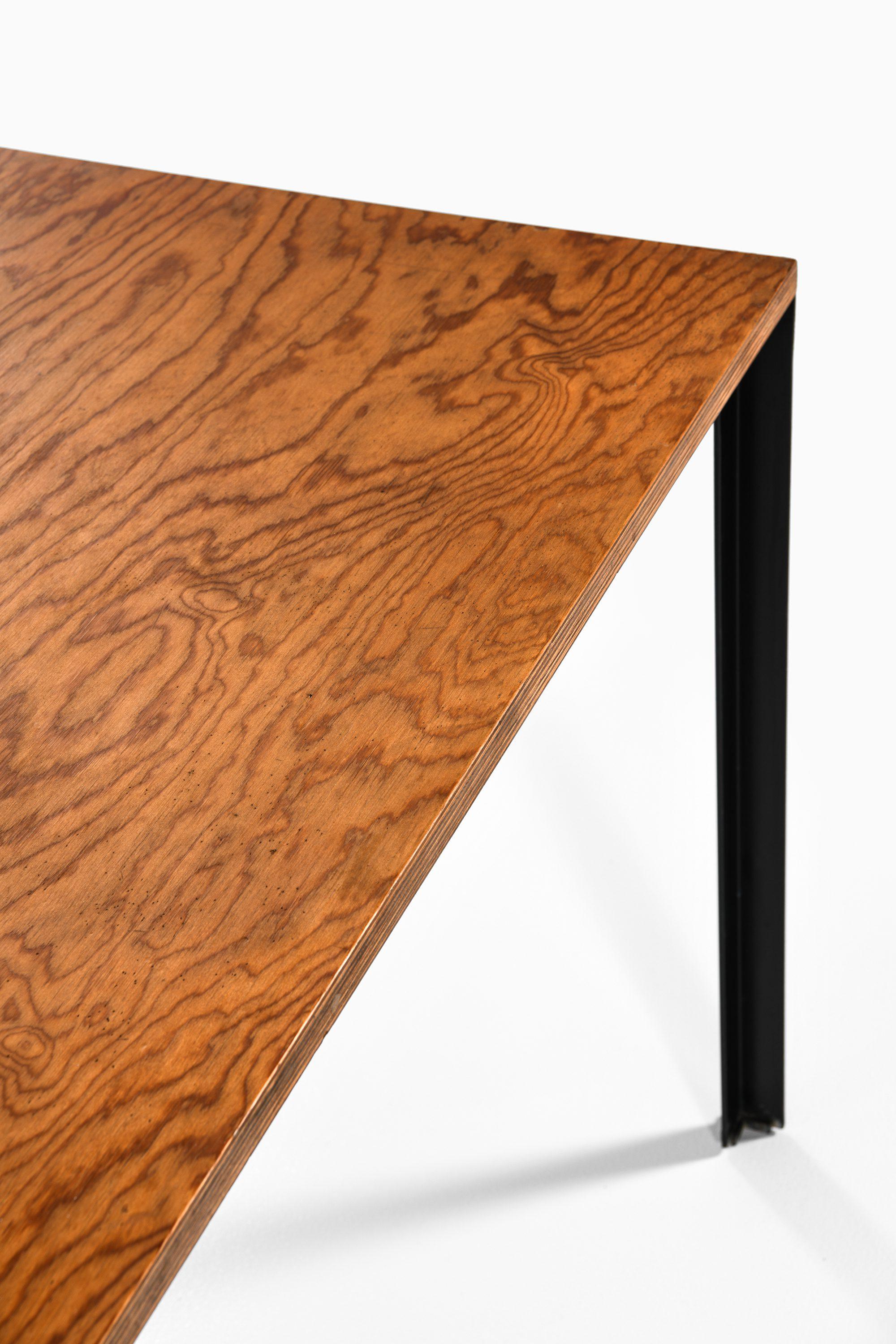 Academy Table in Black Lacquered Steel and Pine by Poul Kjærholm, 1950's In Good Condition For Sale In Limhamn, Skåne län