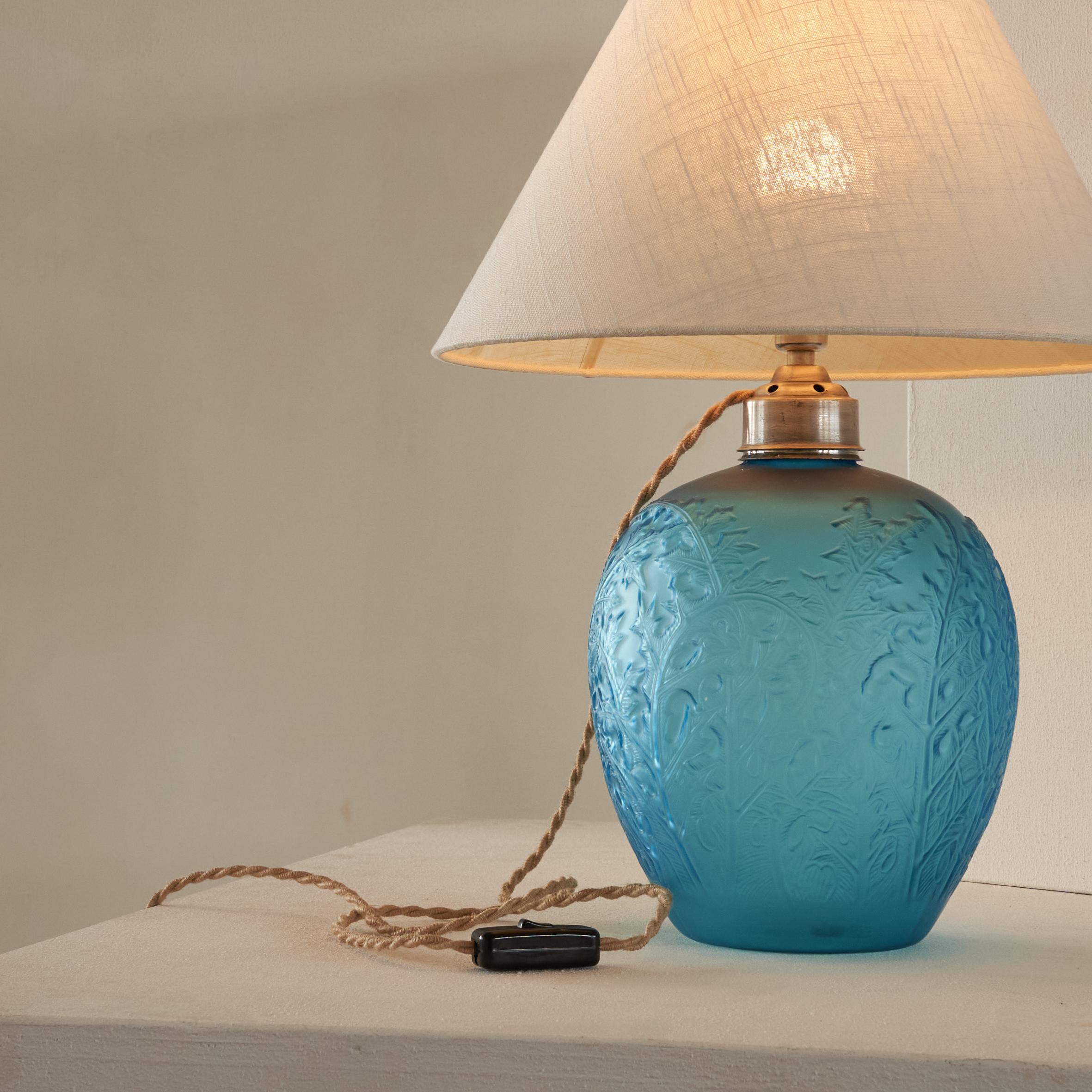 Fait main Lampe de table 'Acanthes' d'après René Lalique par Consolidated Glass Company 1930s en vente