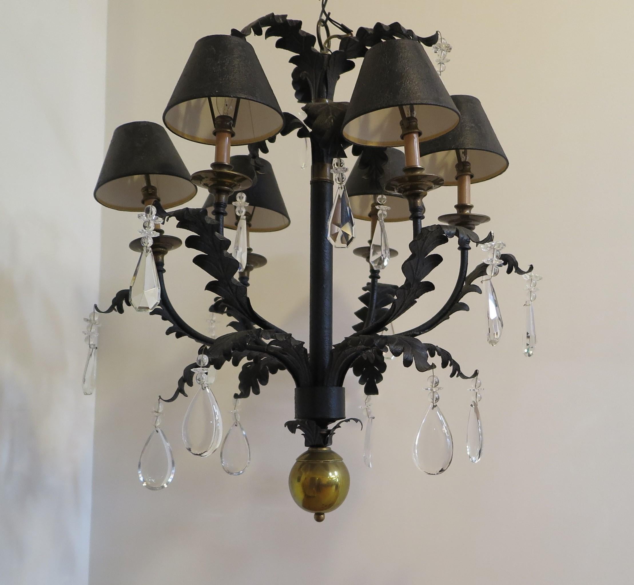 Hollywood Regency Lustre à motif de feuilles d'acanthe en vente
