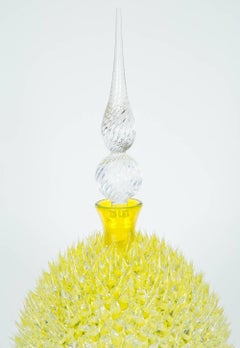 Acanto veronés en amarillo, tarro de cristal transparente y amarillo de James Lethbridge
