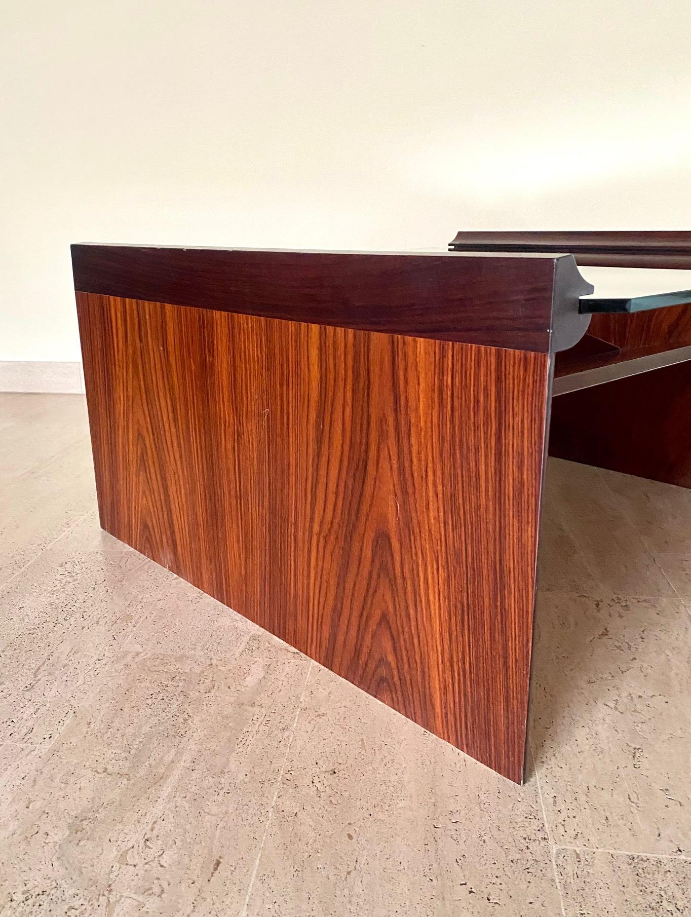 Acca Coffee Table by Kazuhide Takahama for Gavina, Italy, 1970s In Good Condition For Sale In PARIS, FR