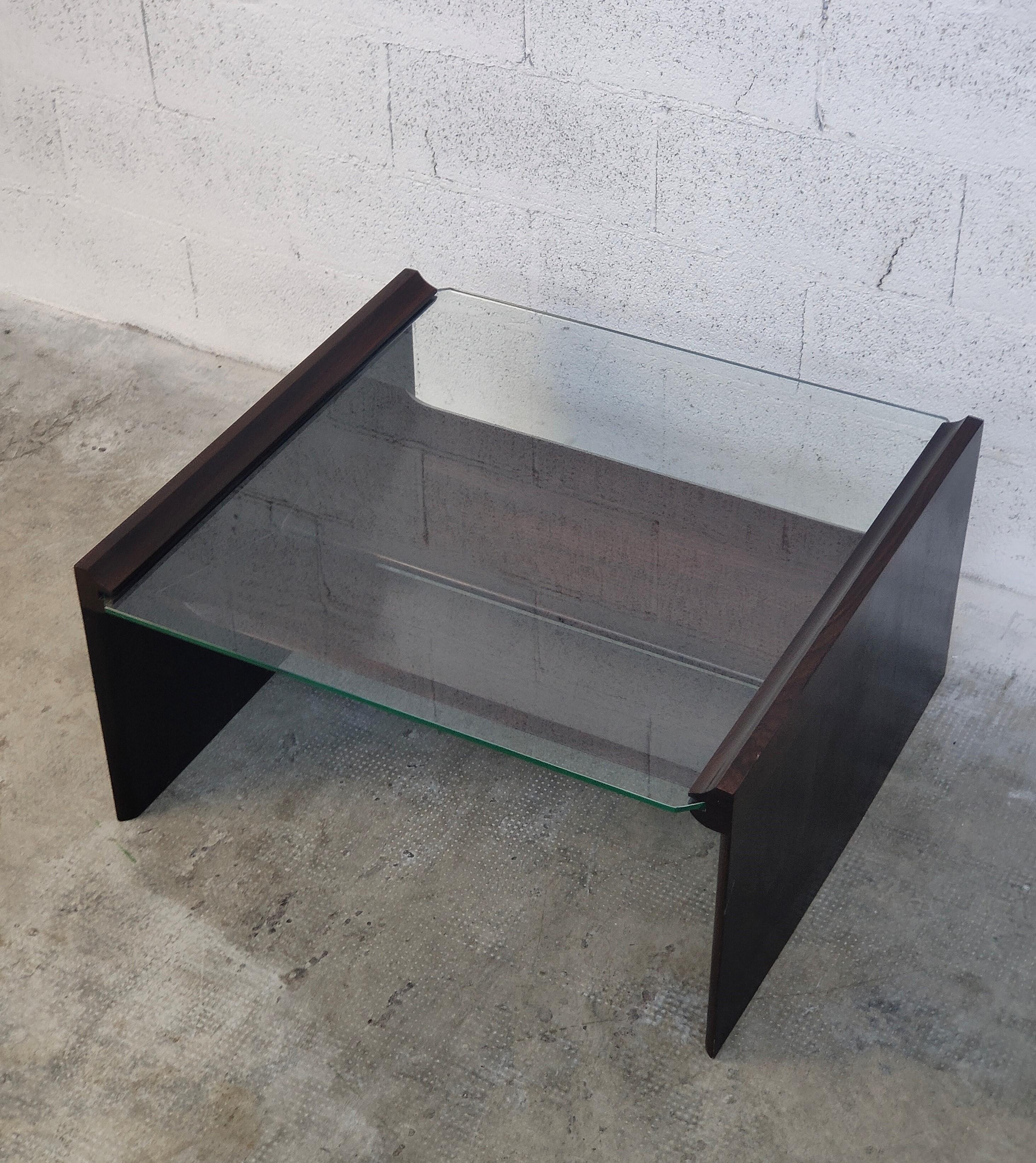 Verre Table basse rare en bois et en verre « Acca » de Kazuhide Takahama pour Gavina, années 60 en vente