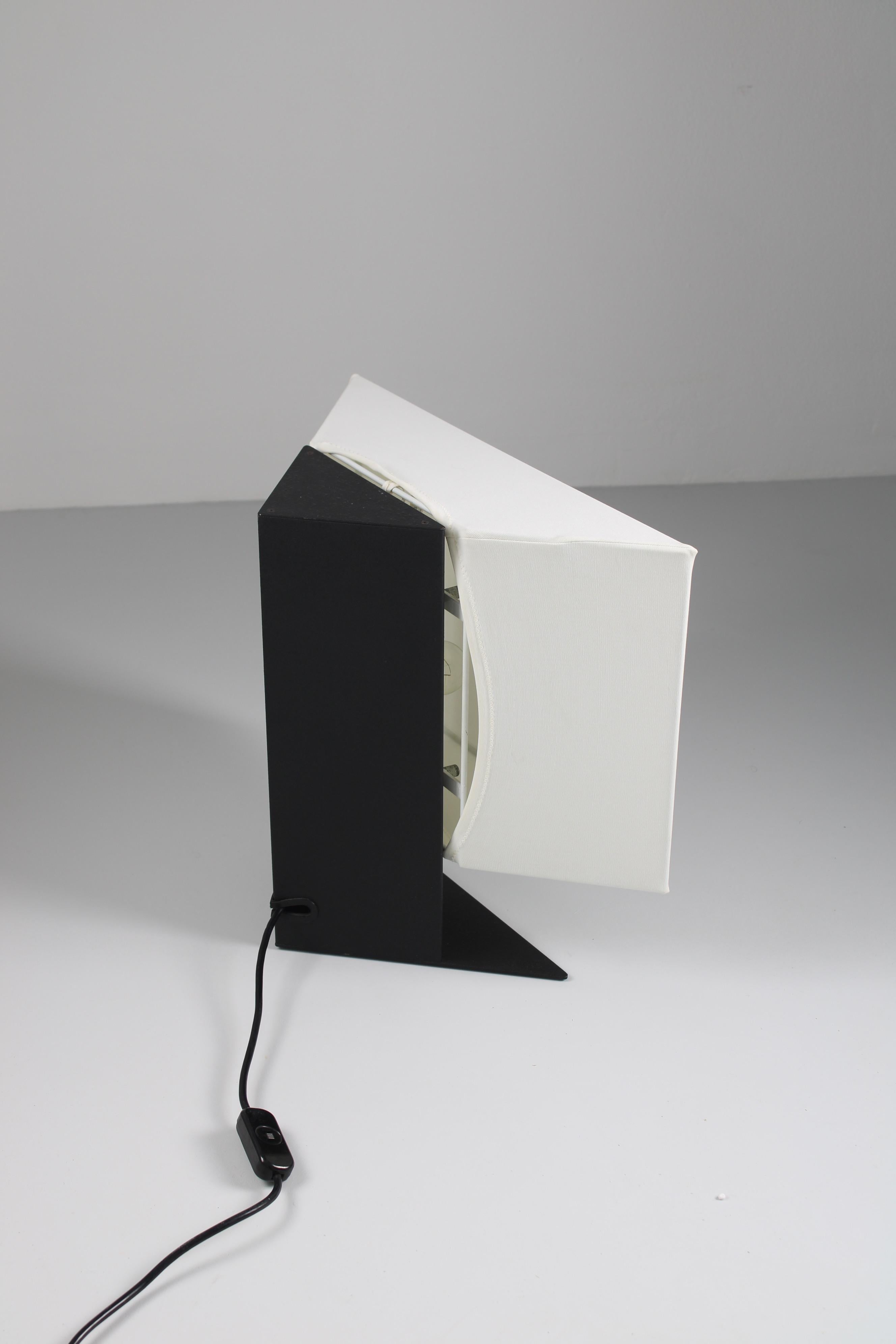 Italian Accademia table lamp by Cini Boeri for Artemide, 1978 For Sale