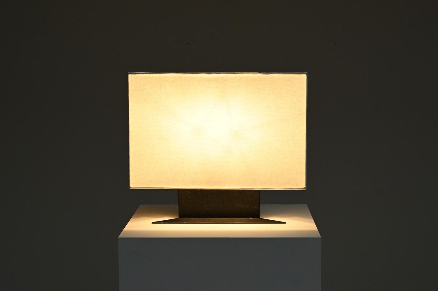 Metal Accademia table lamp from Cini Boeri for Artemide, 1970s Italy. For Sale