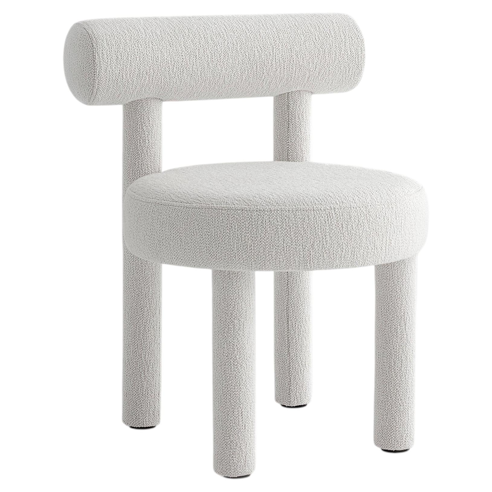 Zeitgenössischer Gropius-Esszimmerstuhl CS1 in Barnum White Boucle Fabric von NOOM
