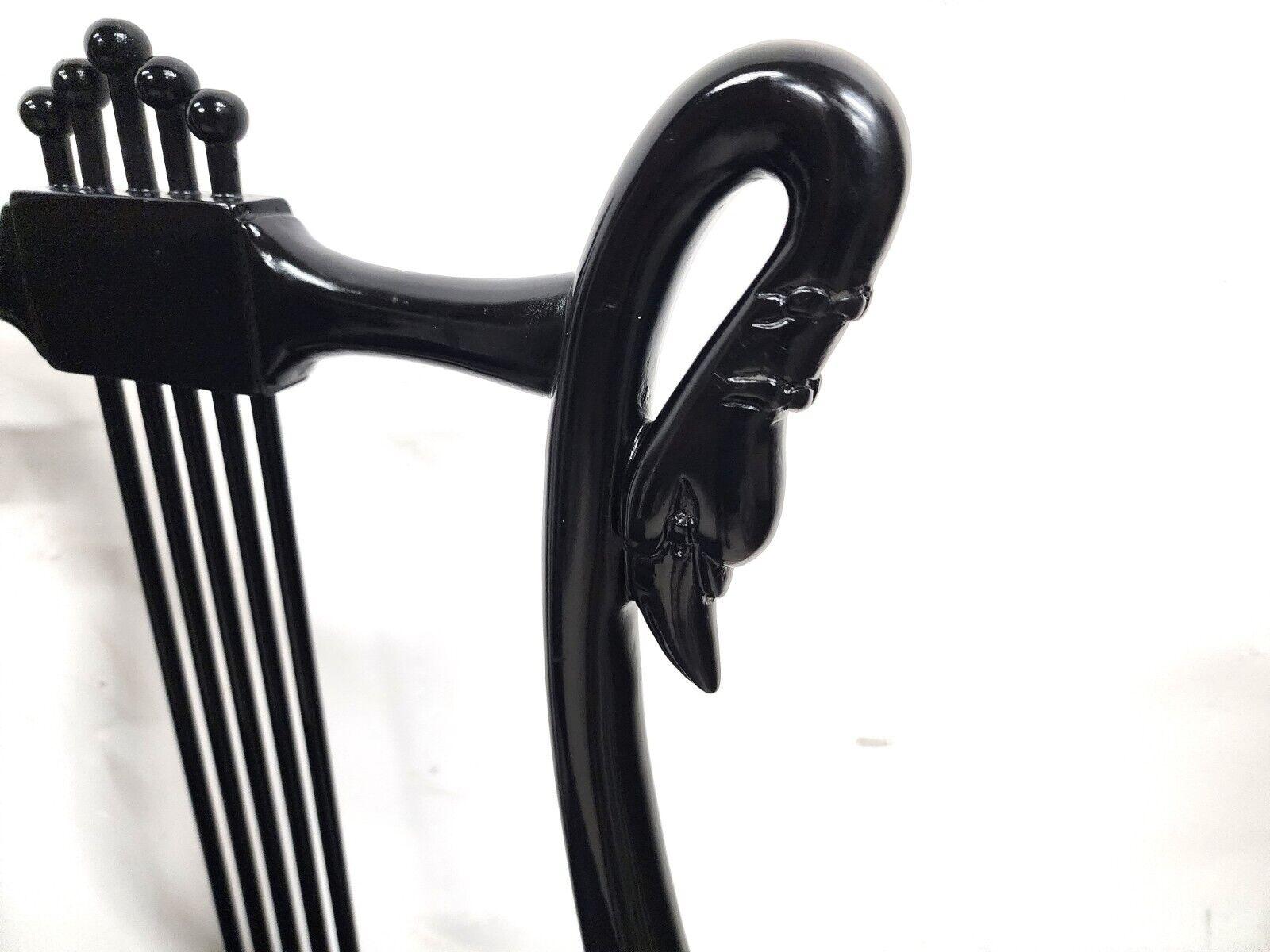 Néo-empire Chaises de salle à manger d'appoint cygnes laqués lyre en vente