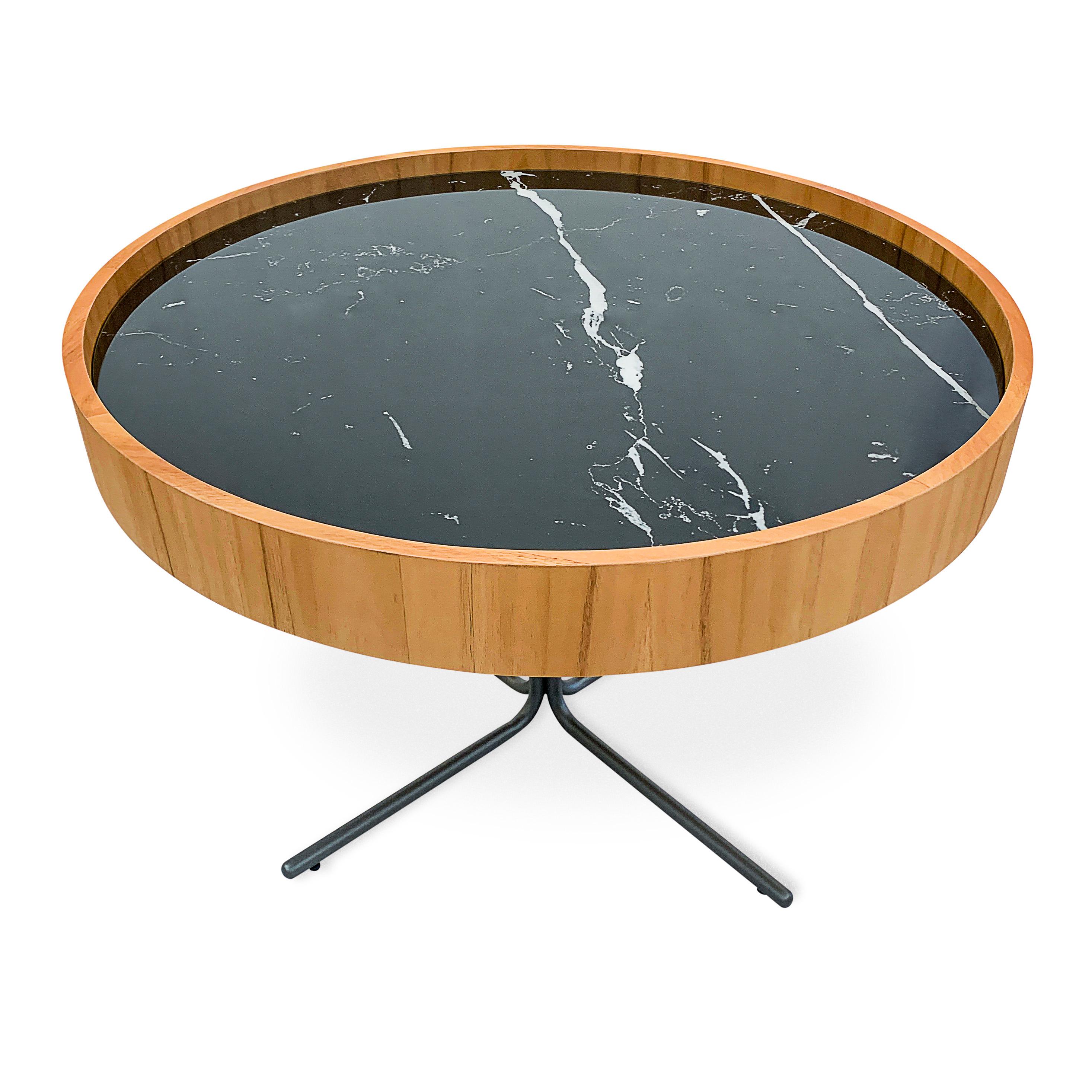 Placage Table d'appoint avec plateau en verre Nero 27 pouces, bordure en teck et base en graphite, Regia Line en vente