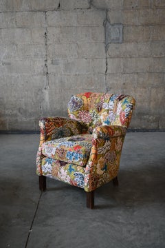 Sedie ad ala in Pierre Frey Les Soleil Pour Temoin, una coppia