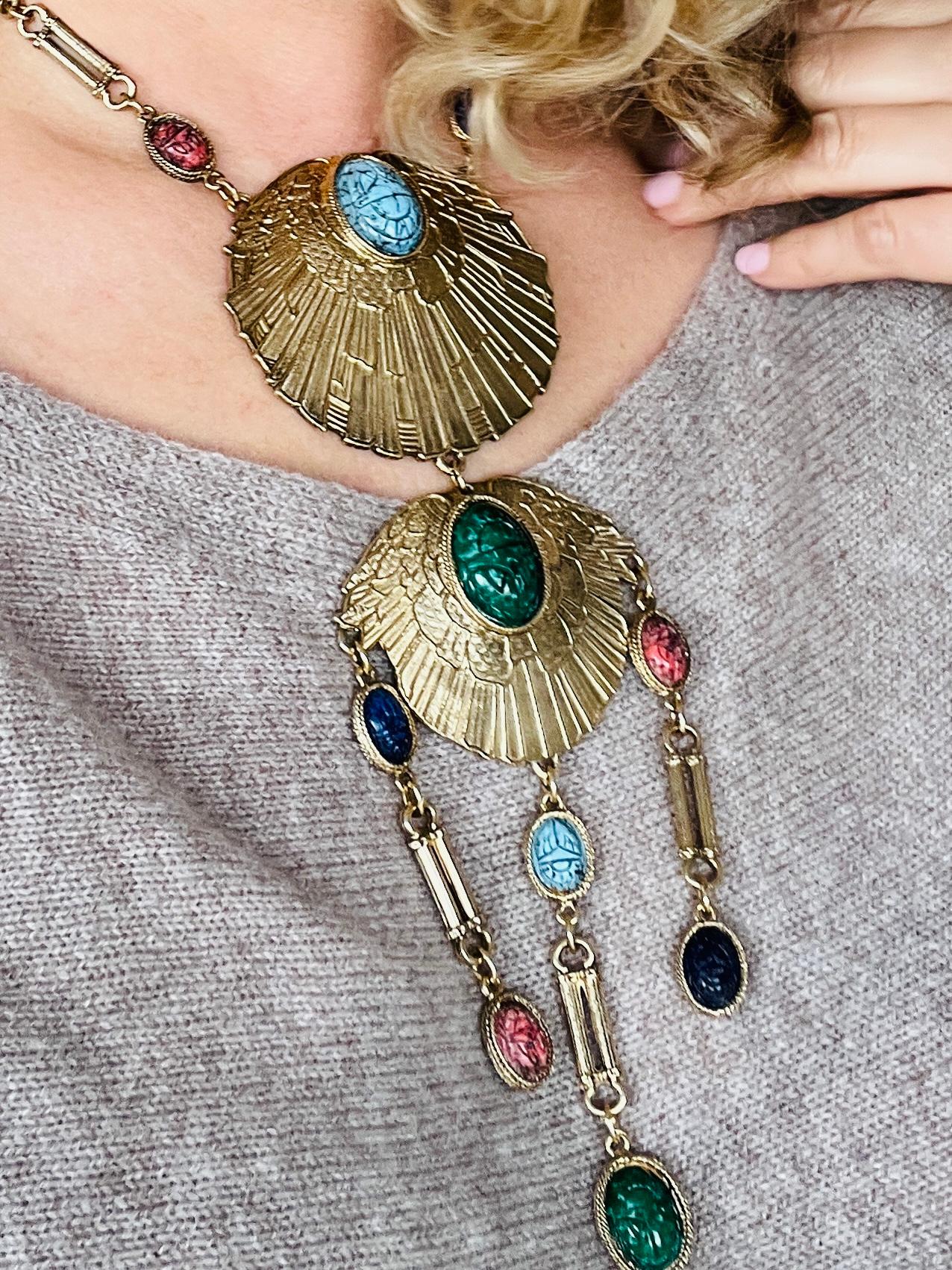 Neoegizio Accessocraft - Collana con medaglione egiziano con scarabeo d'oro di grande effetto in vendita