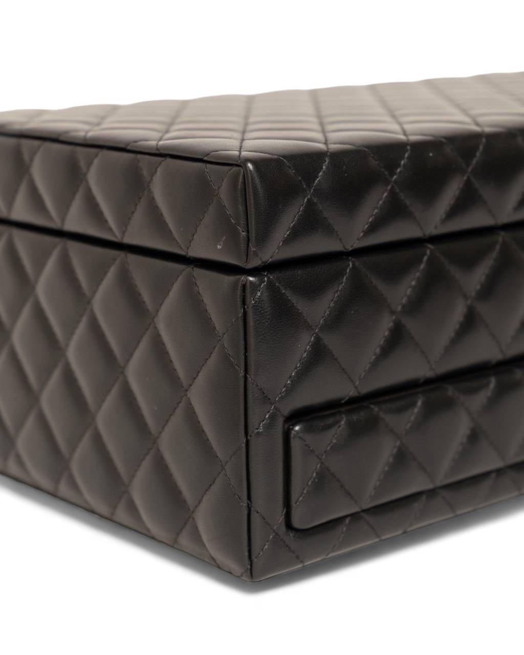 Accessori da Viaggio\ Portagioie Chanel Vanity Case Pearl Trapuntato Nero For Sale 6