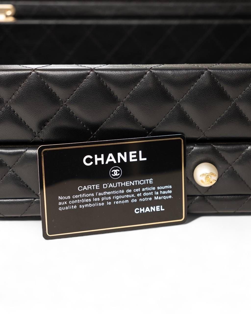 Accessori da Viaggio\ Portagioie Chanel Vanity Case Pearl Trapuntato Nero For Sale 11