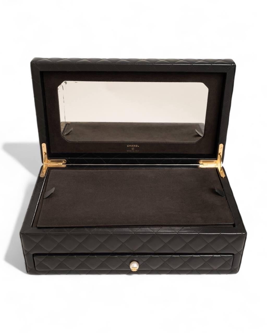Accessori da Viaggio\ Portagioie Chanel Vanity Case Pearl Trapuntato Nero For Sale 12