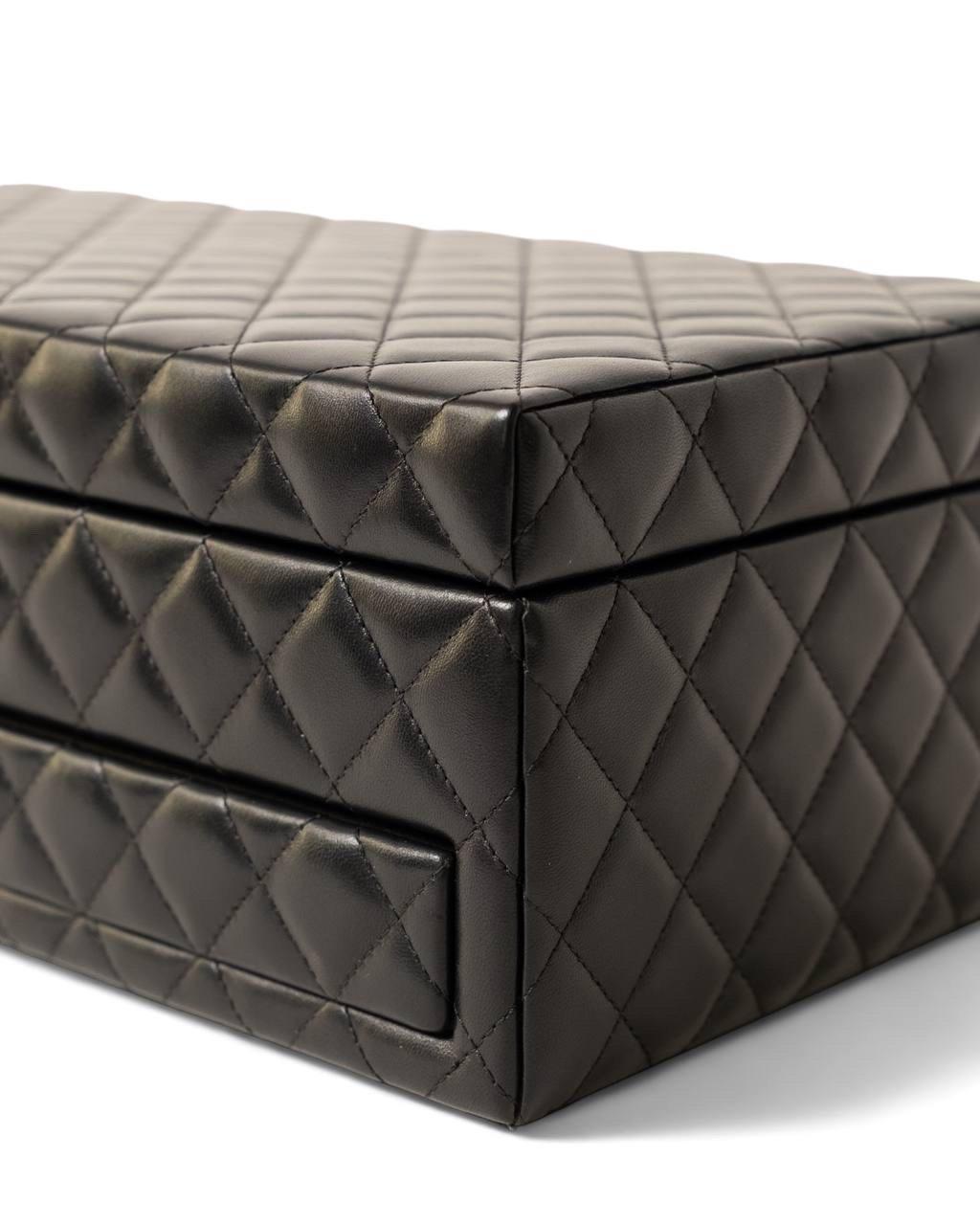 Accessori da Viaggio\ Portagioie Chanel Vanity Case Pearl Trapuntato Nero For Sale 4
