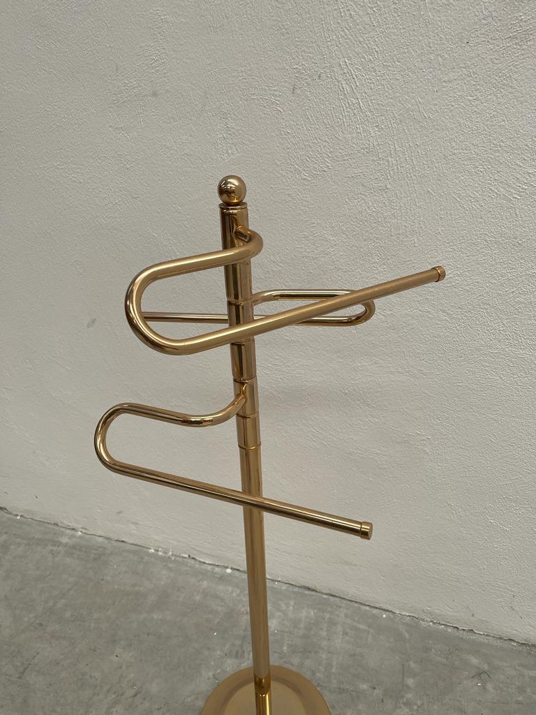 Bathroom accessory, ideal as a brass towel holder, made in 1950. One of a kind piece kept in excellent condition, never used and has no obvious wear and tear from time. 

Made and created by Mice of Domenico Rugiano. 
