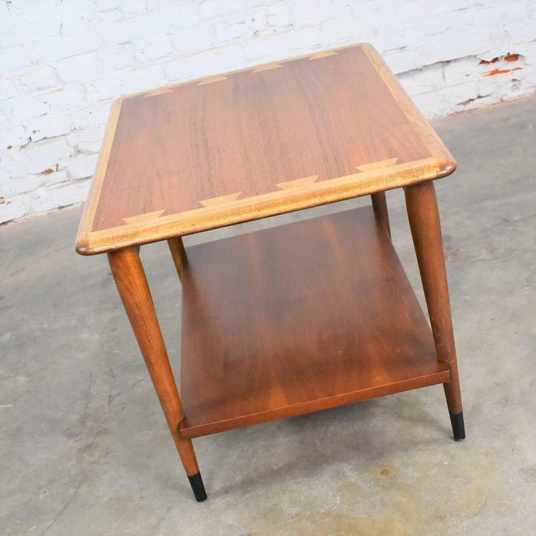Mid-Century Modern Acclaim Series 900-05 Walnut Lamp Table End Table by Andre Bus for Lane For Sale