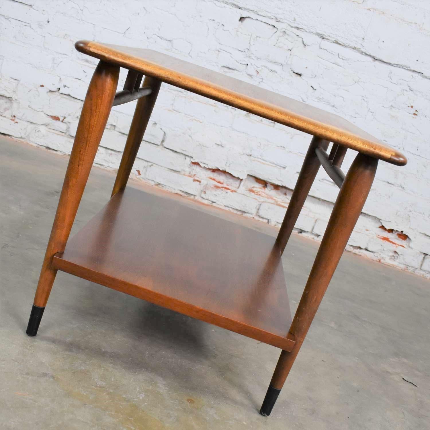American Acclaim Series 900-05 Walnut Lamp Table End Table by Andre Bus for Lane