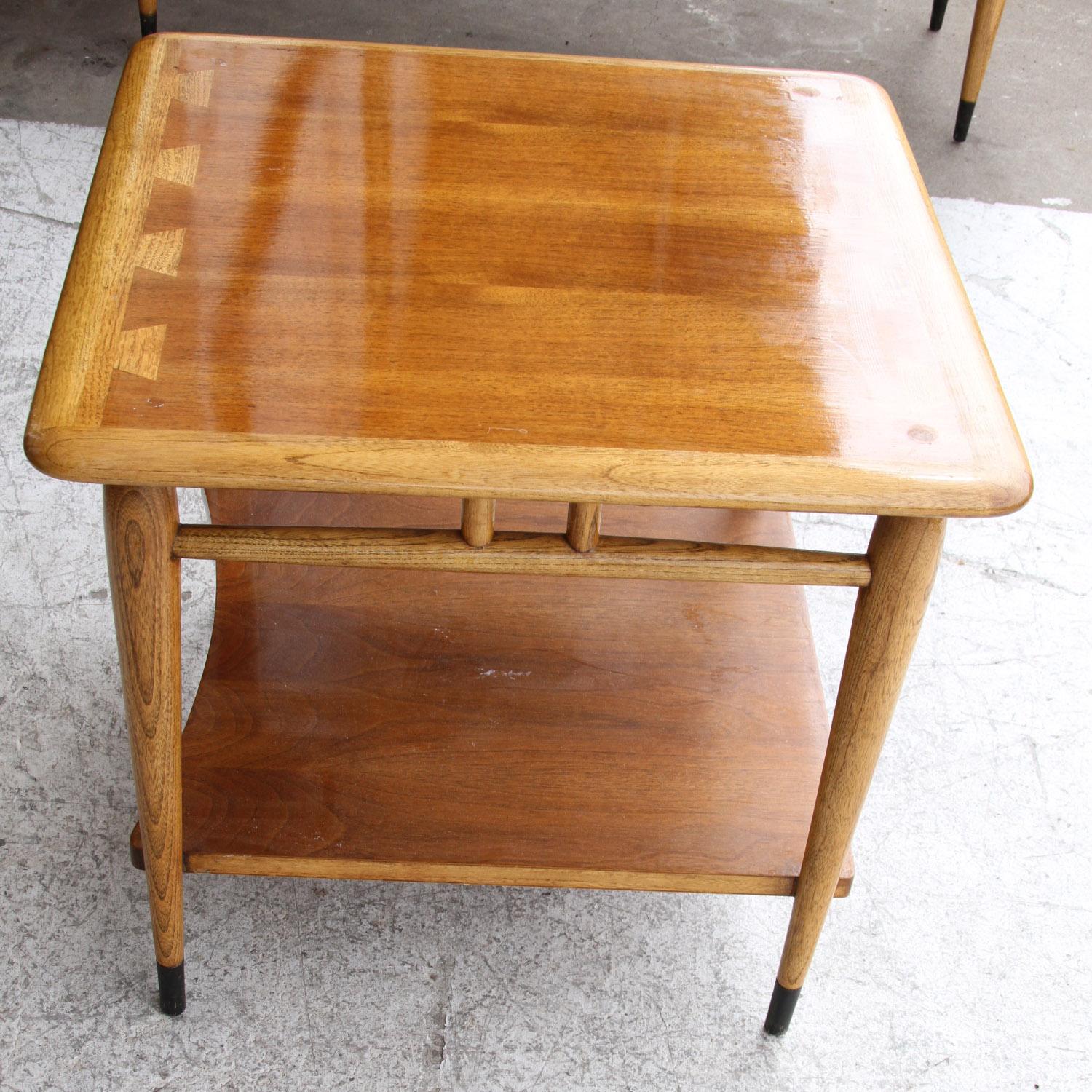 Mid-Century Modern Acclaim Series 900 Walnut Side Table by Andre Bus for Lane