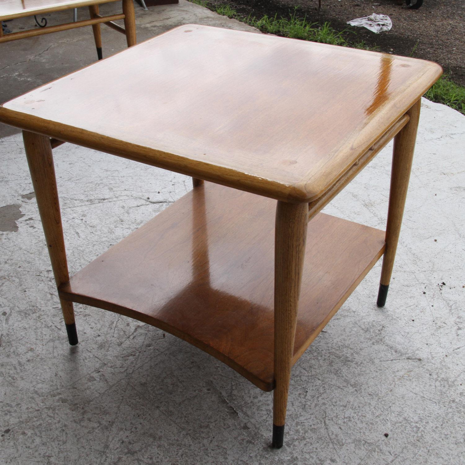 Acclaim Series 900 Walnut Side Table by Andre Bus for Lane In Good Condition In Pasadena, TX