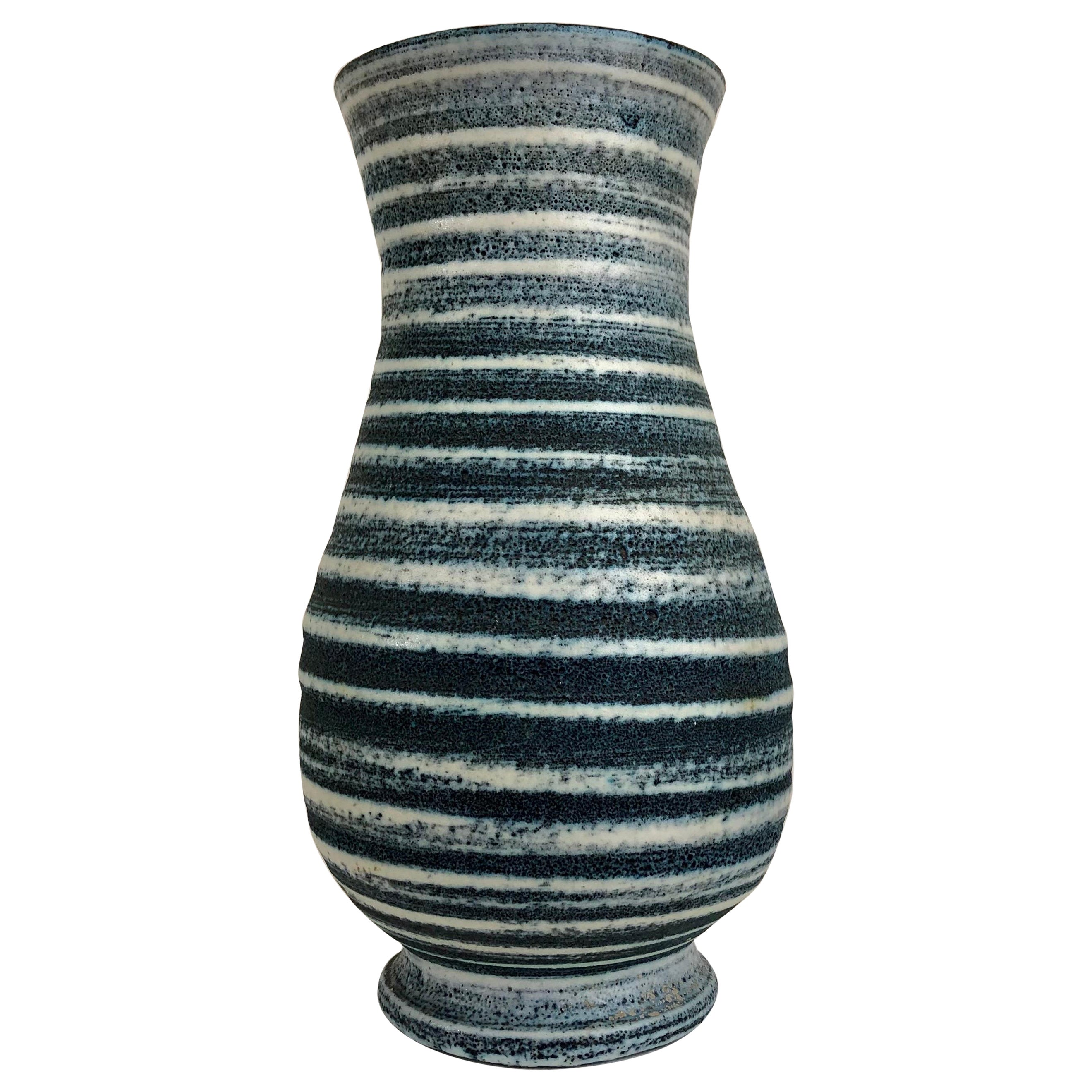 Accolay 1960 Vaso francese di metà secolo in ceramica blu gauloise