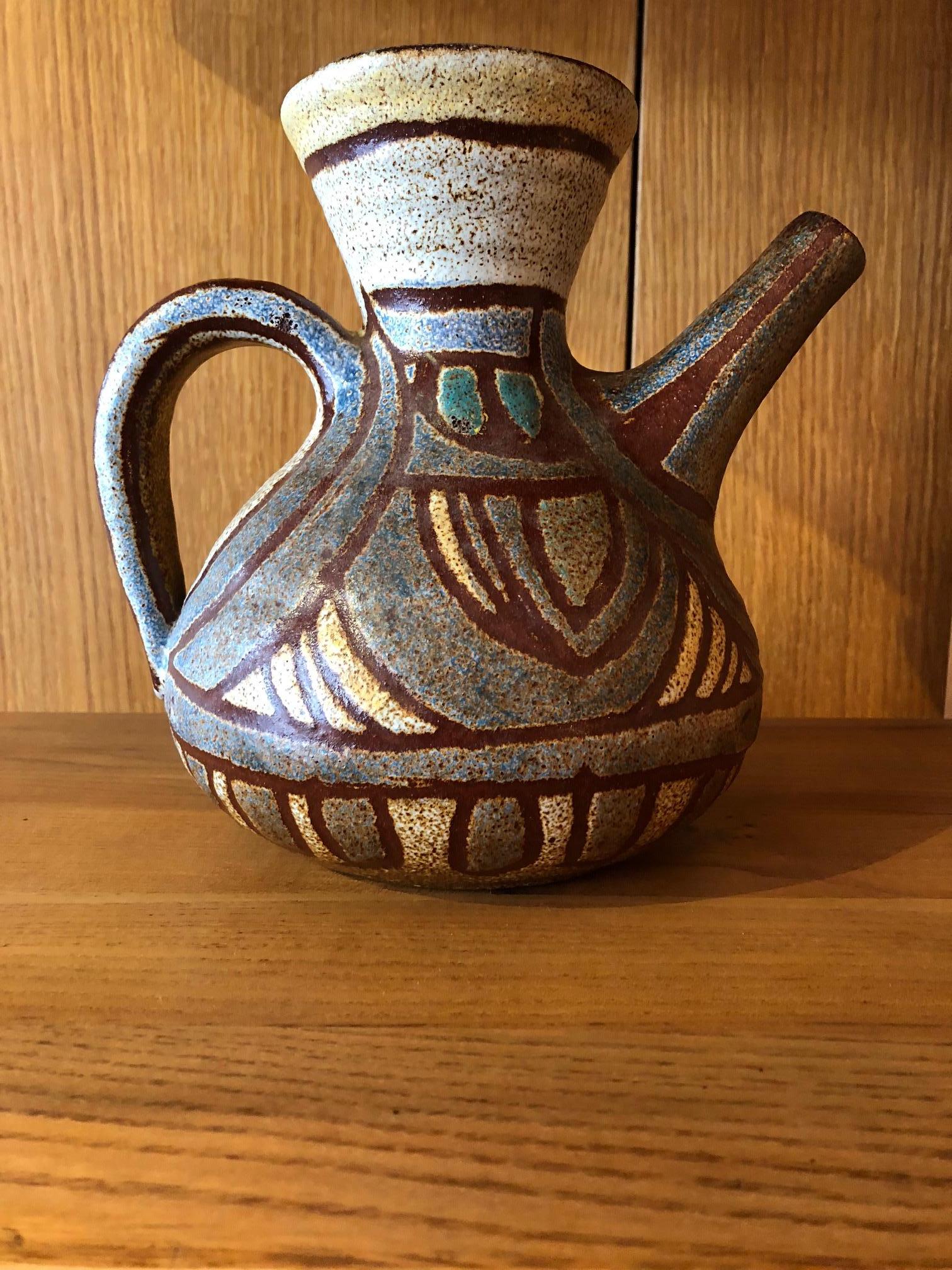 Accolay ceramic jug, France, 1960s.