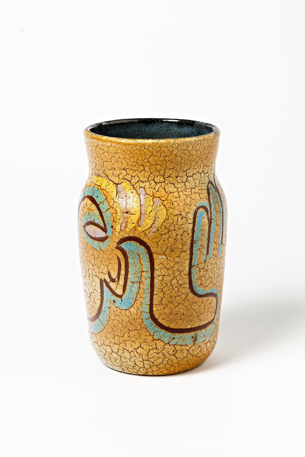 Accolay

Rare and decorative ceramic vase, circa 1950

Original mid-20th century visage decoration with yellow and blue ceramic glazes colors.

Original prefect conditions

Measures: Height 23cm, large 13cm

Other Accolay ceramic piece on