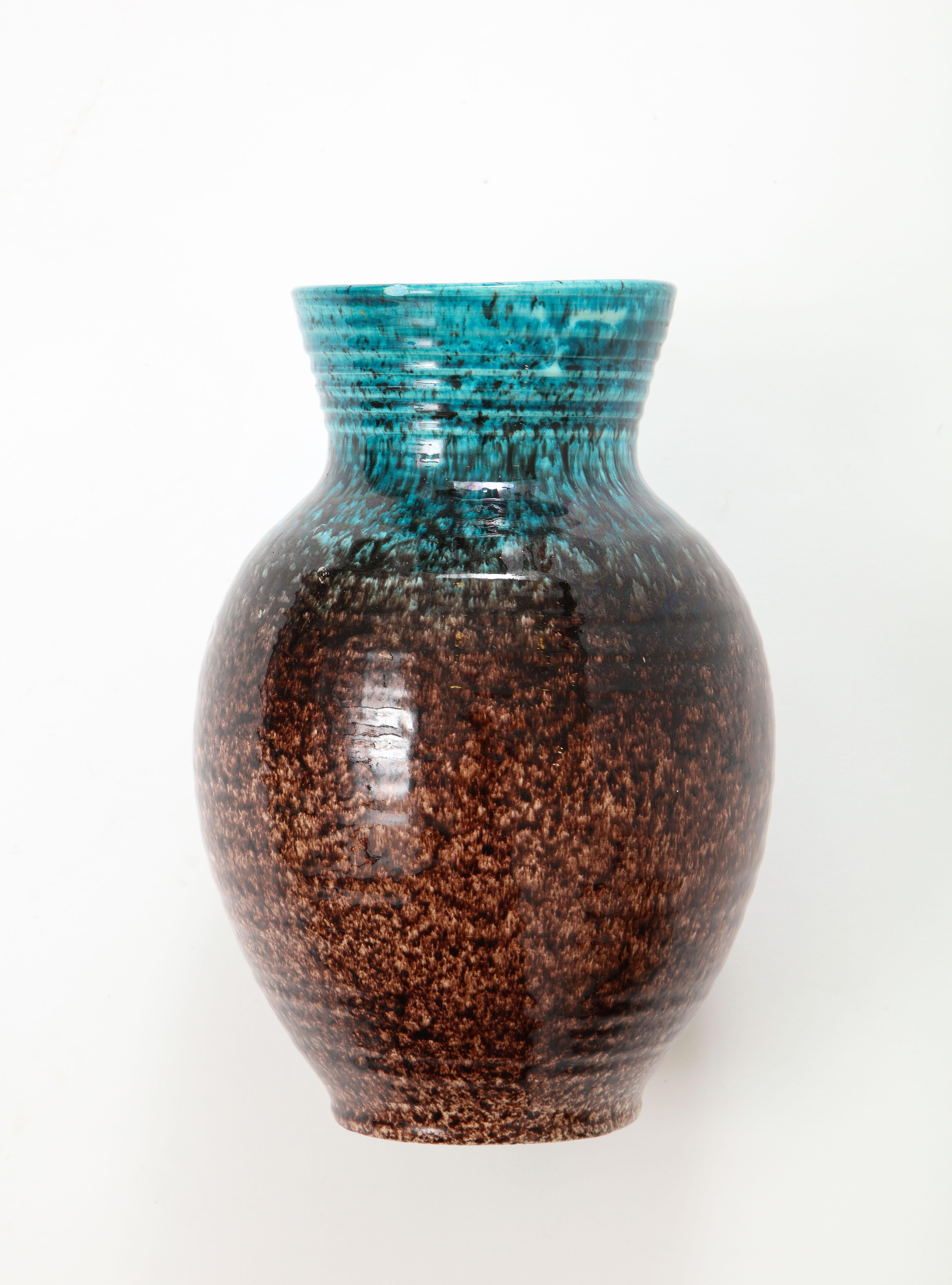 Accolay Speckled / Ombre Glazed Vase In Good Condition For Sale In New York, NY