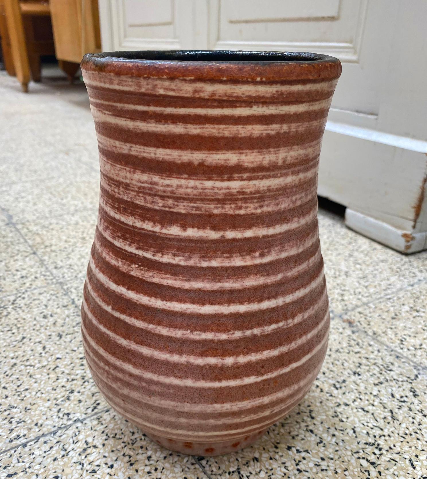 Vase aus Ton mit Akzent, um 1960, die Farbe ist Rosa / Braun (Französisch) im Angebot