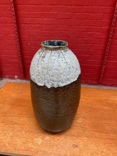 Accolay, vase en grès vers 1950.