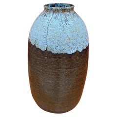 Accolay, vase en grès vers 1950.
