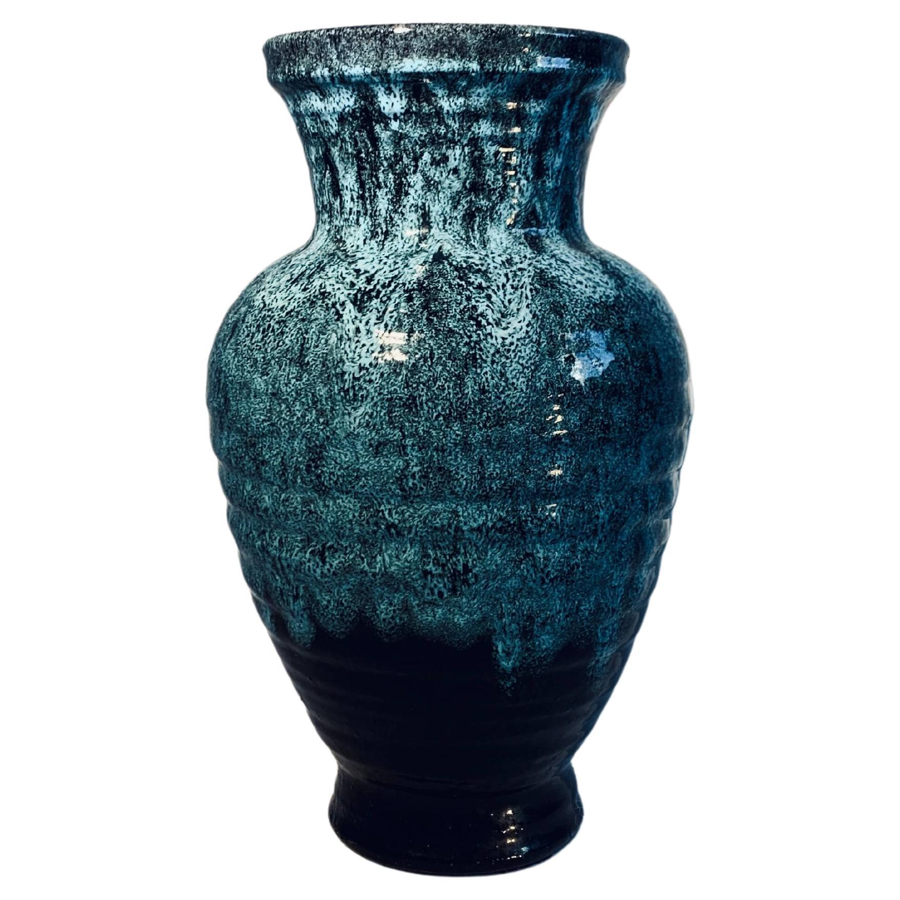 Accolay vase