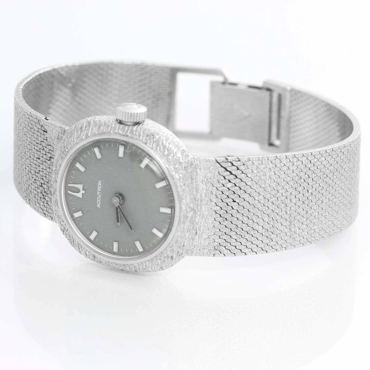 Women's or Men's Accutron Bulova White Gold Quartz Wristwatch