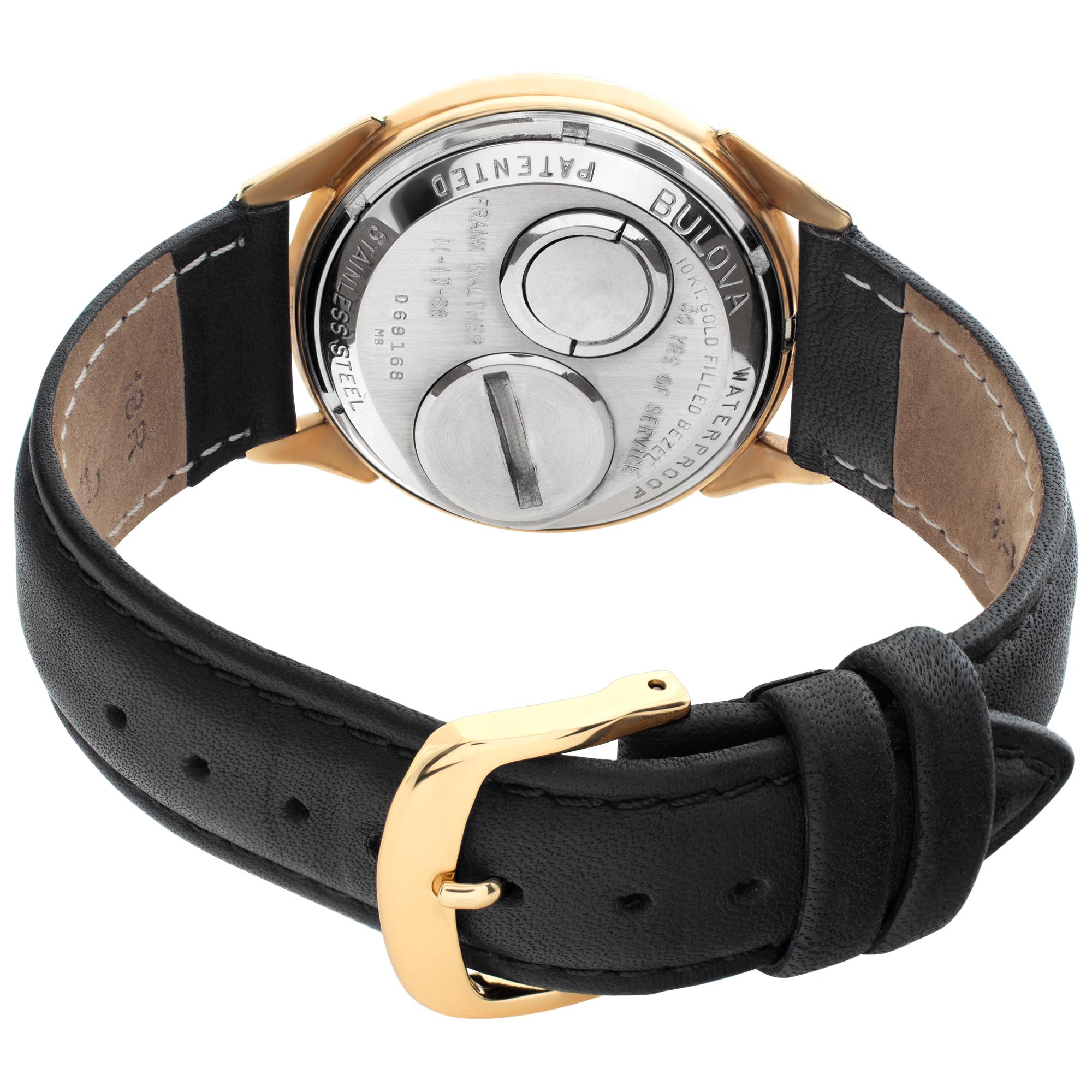 Accutron Fairchild Montre-bracelet classique en acier inoxydable Réf. W390 Pour hommes en vente