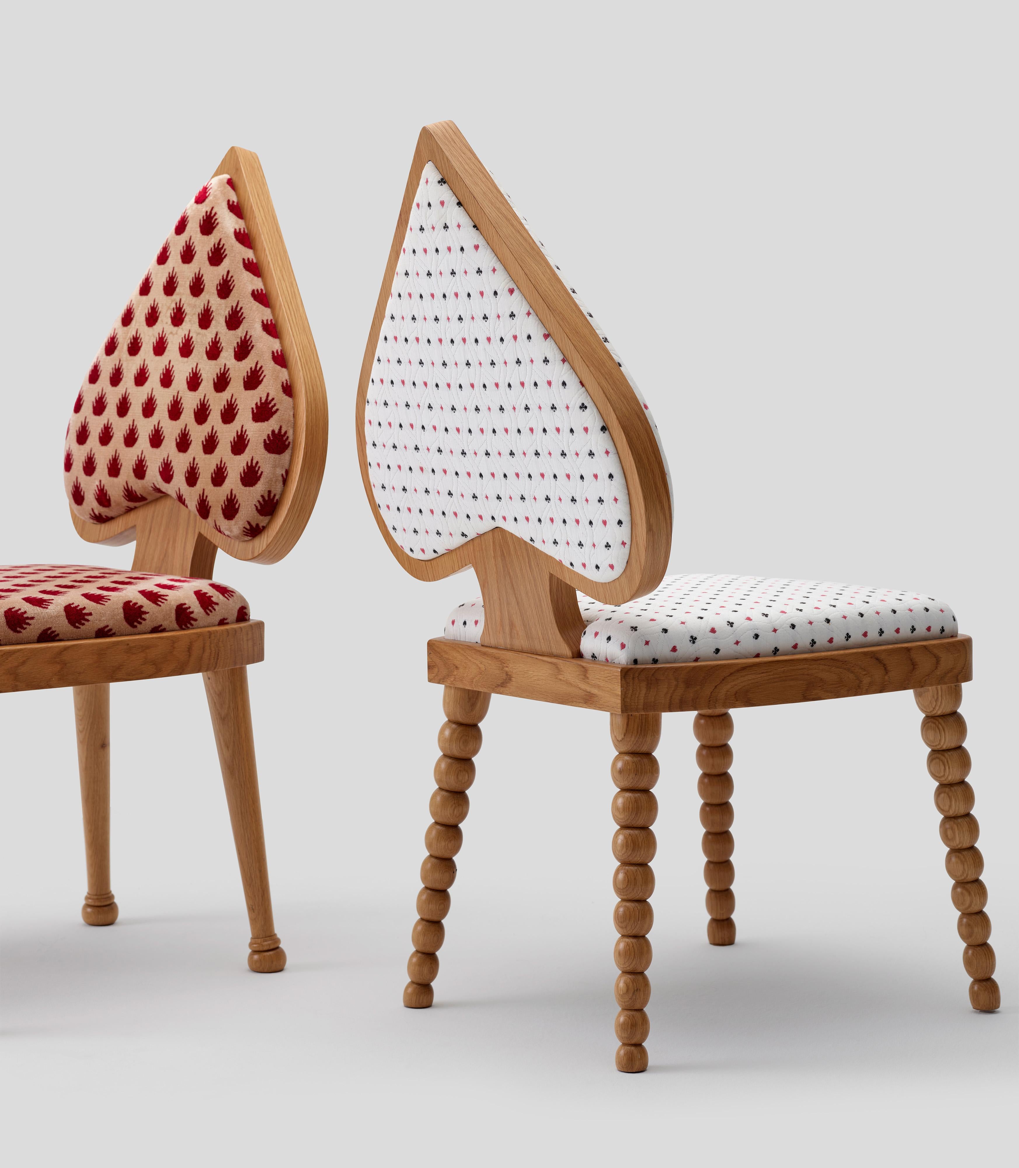 Chaise Ace blanche de Merve Kahraman, chêne et tissu blanc pour jouer aux cartes en vente 4